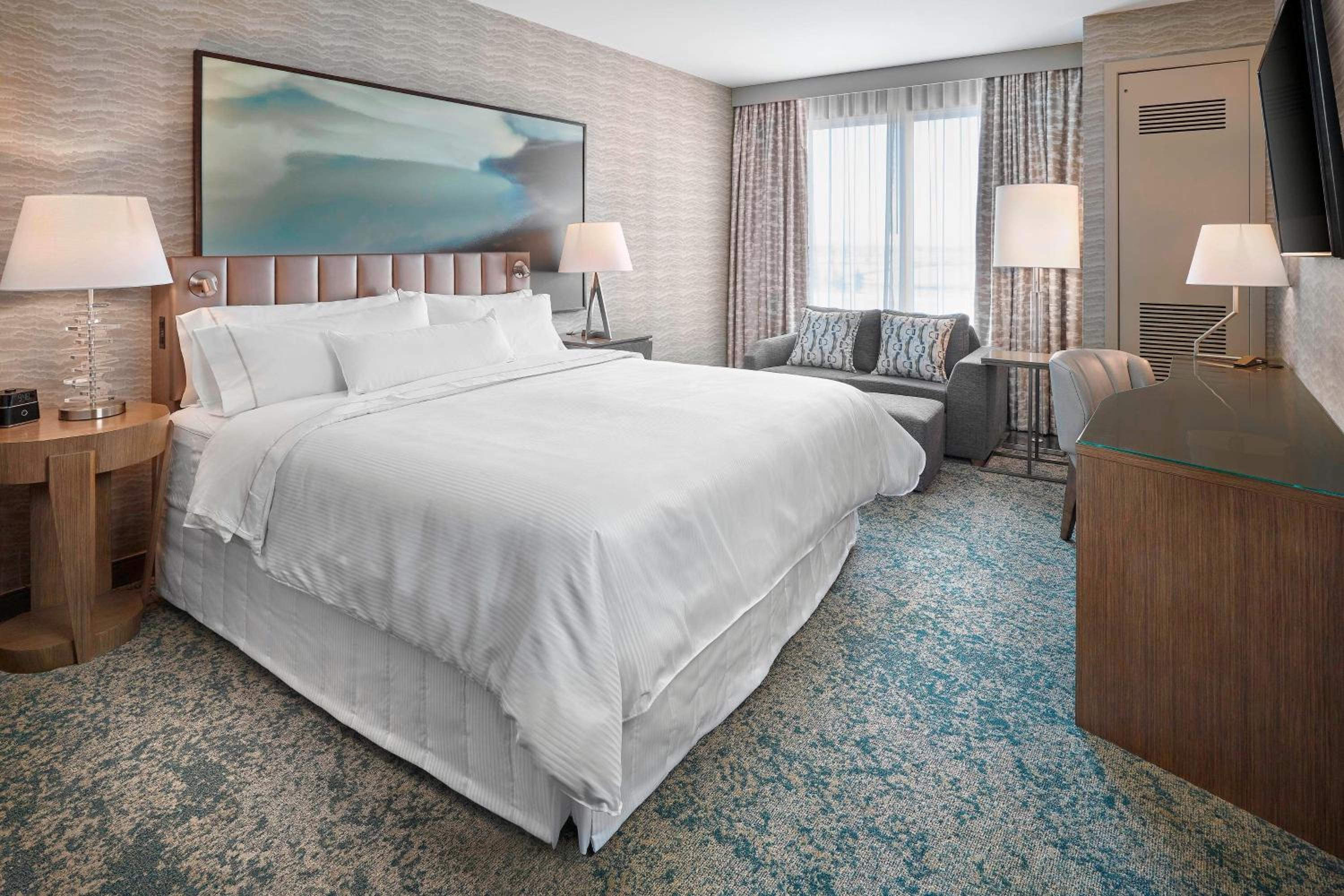 One-Bedroom King Suite