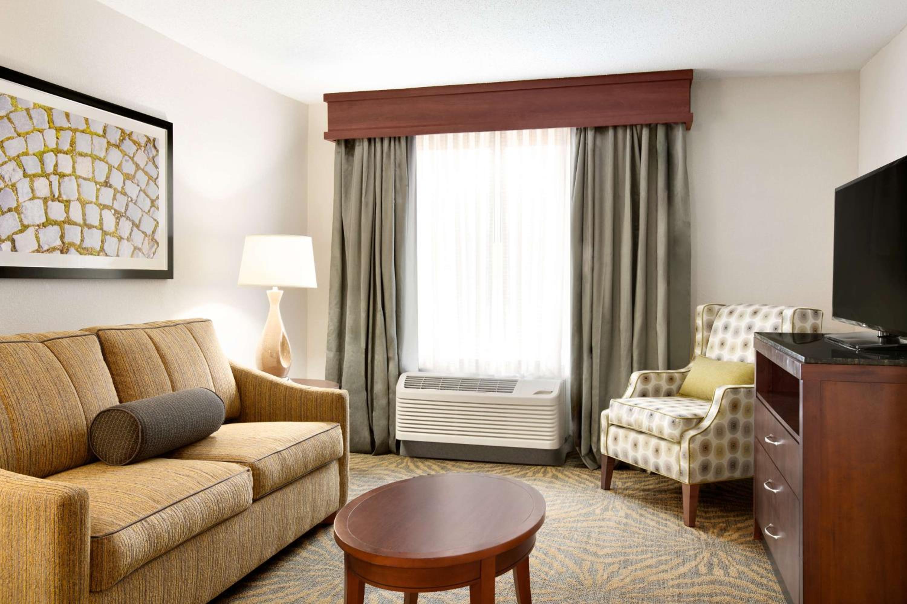 King Suite with Whirlpool - Photo 4