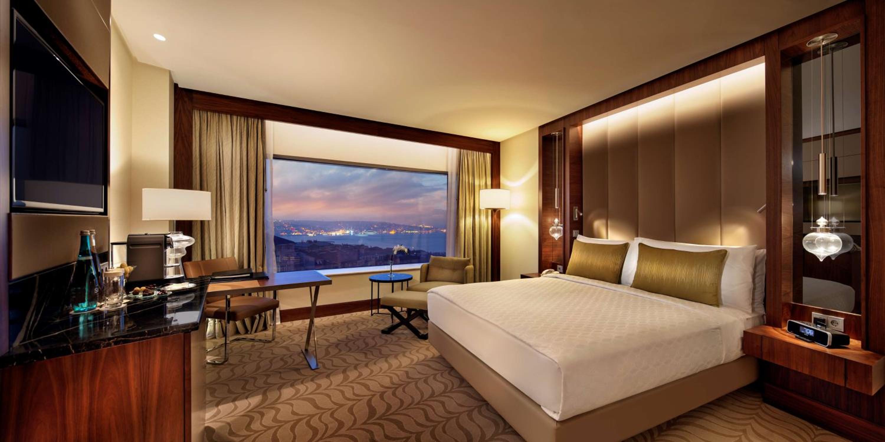 Deluxe King Room With Bosphorus View thumbnail 5