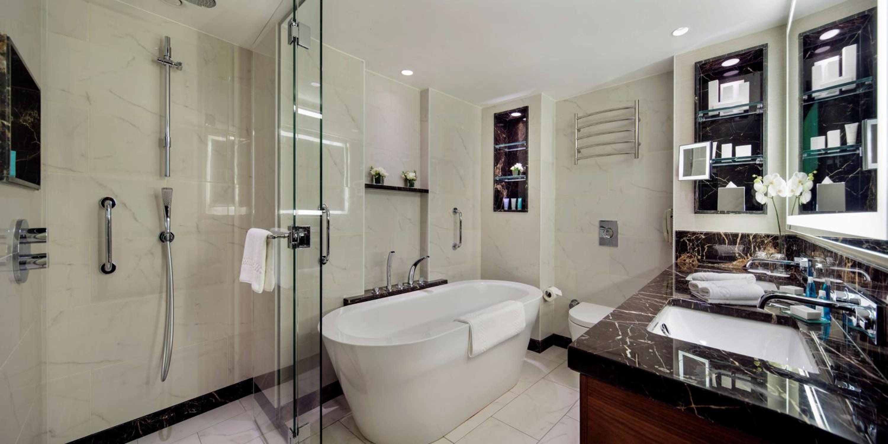 Bosphorus Suite with Balcony - Lounge Access