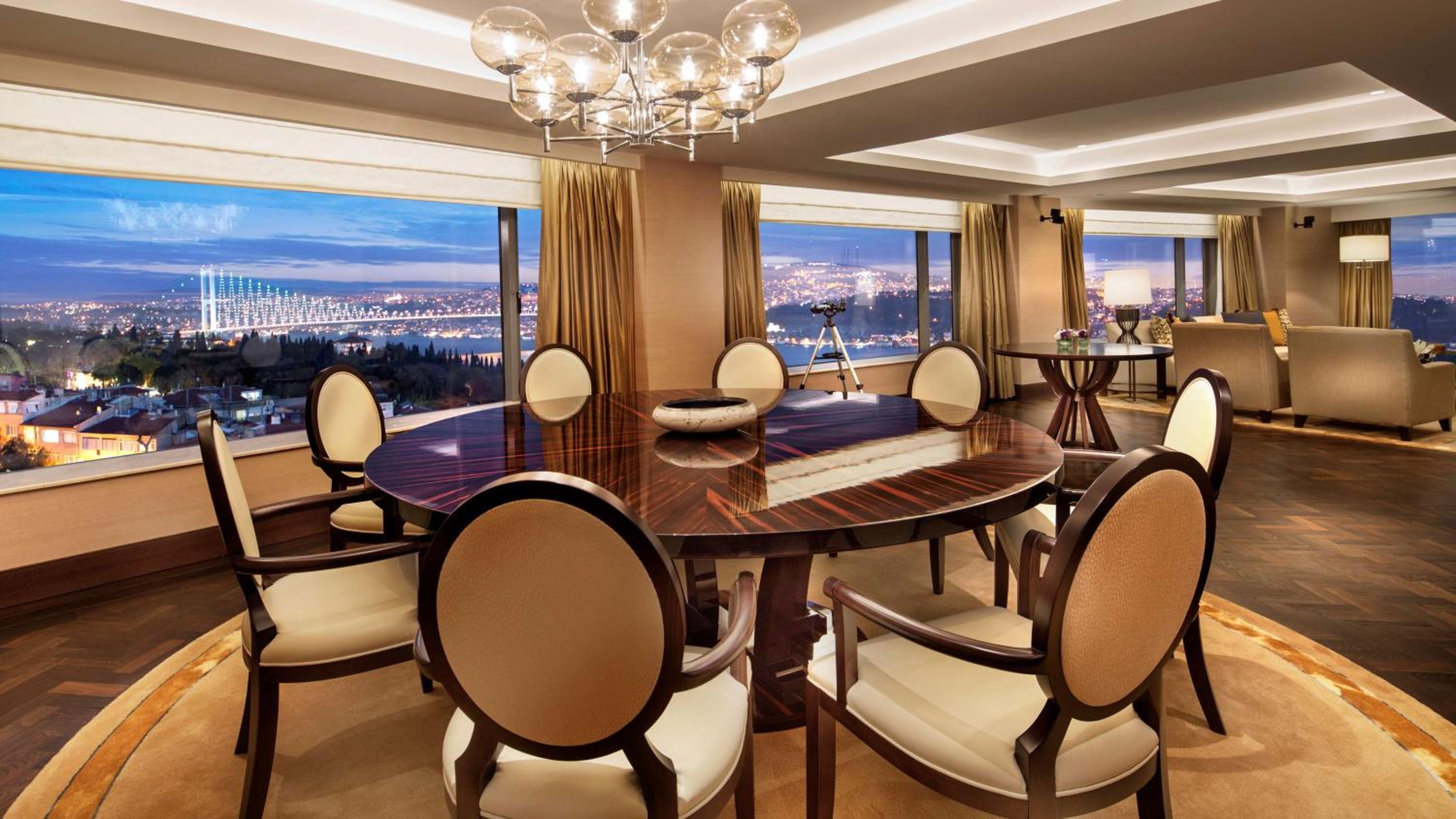 Presidential Suite - Lounge Access