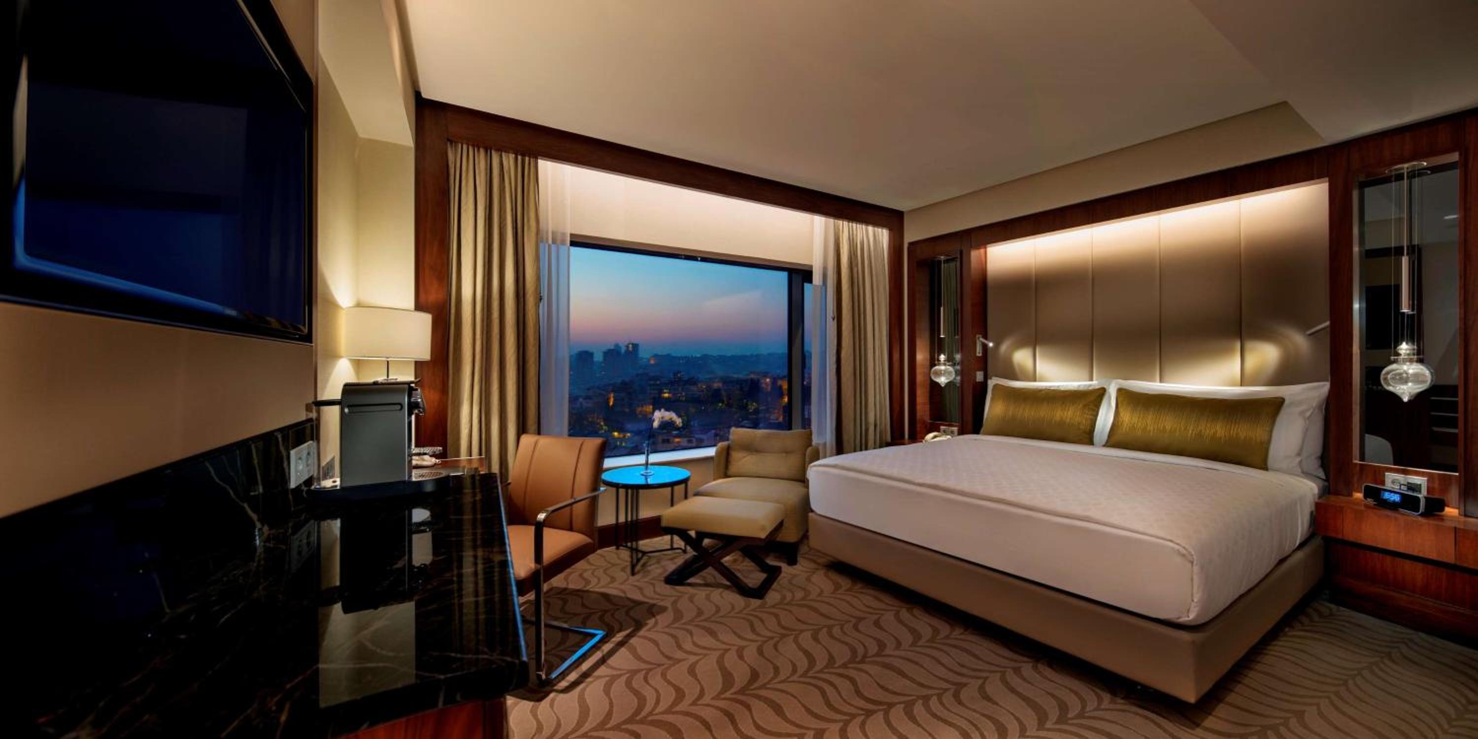 Deluxe King Room