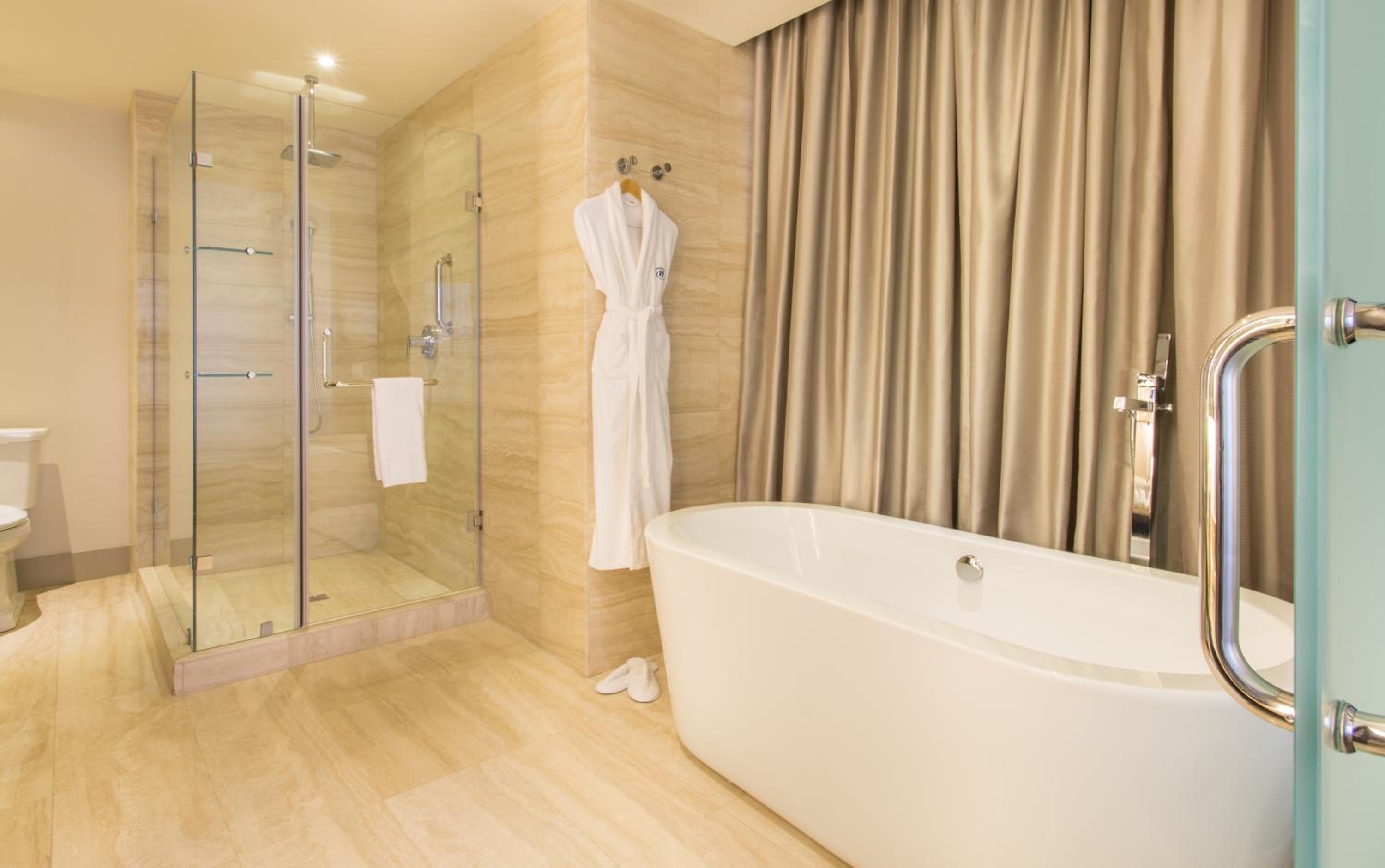 Standard Room thumbnail 5