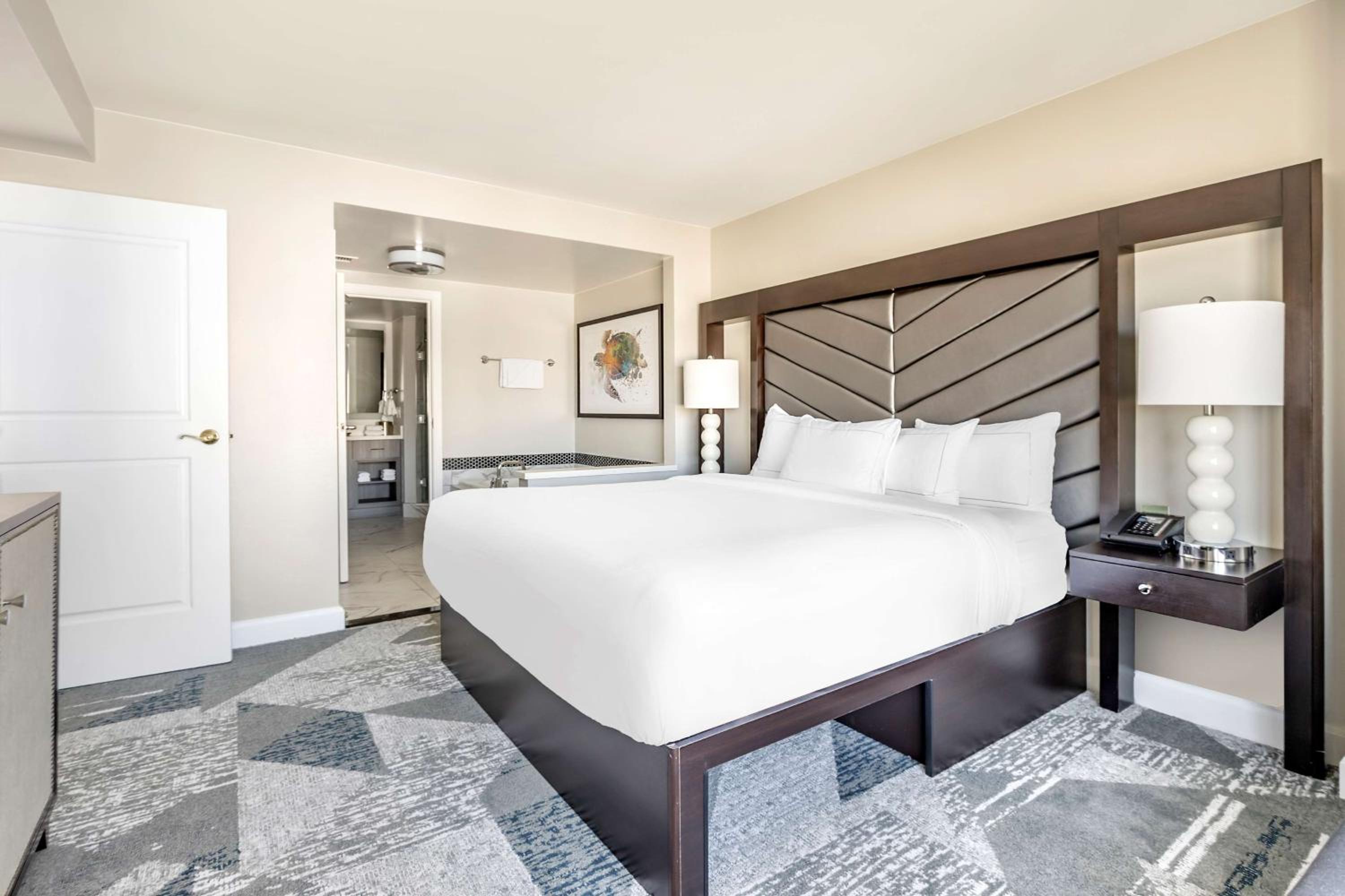 Three-Bedroom Premier Suite with Sofa Bed