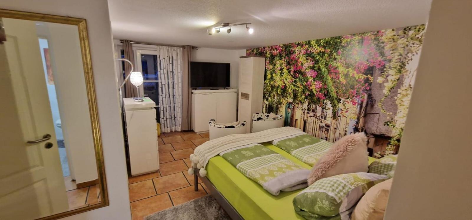 Studio Apartment - Photo 32