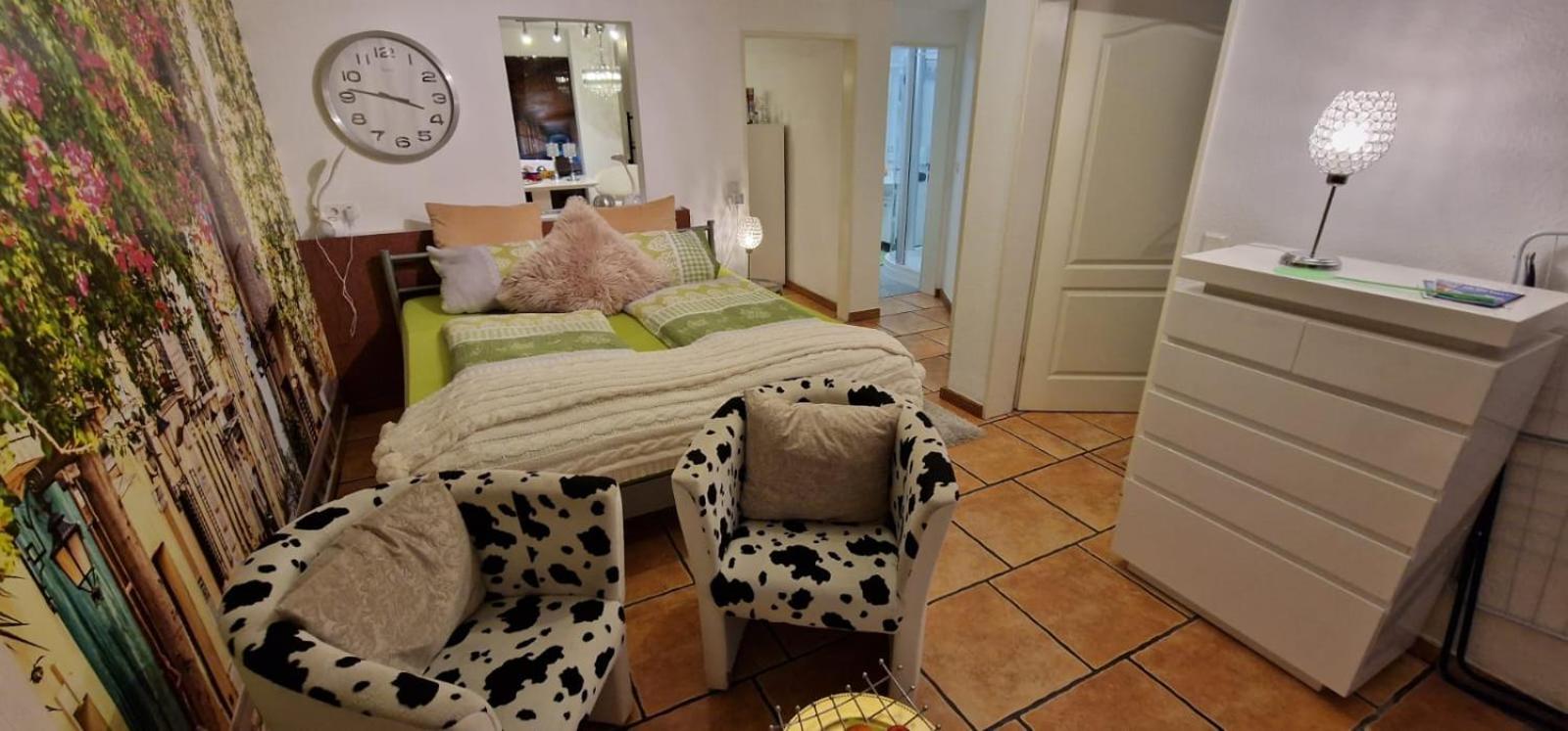 Studio Apartment - Photo 36