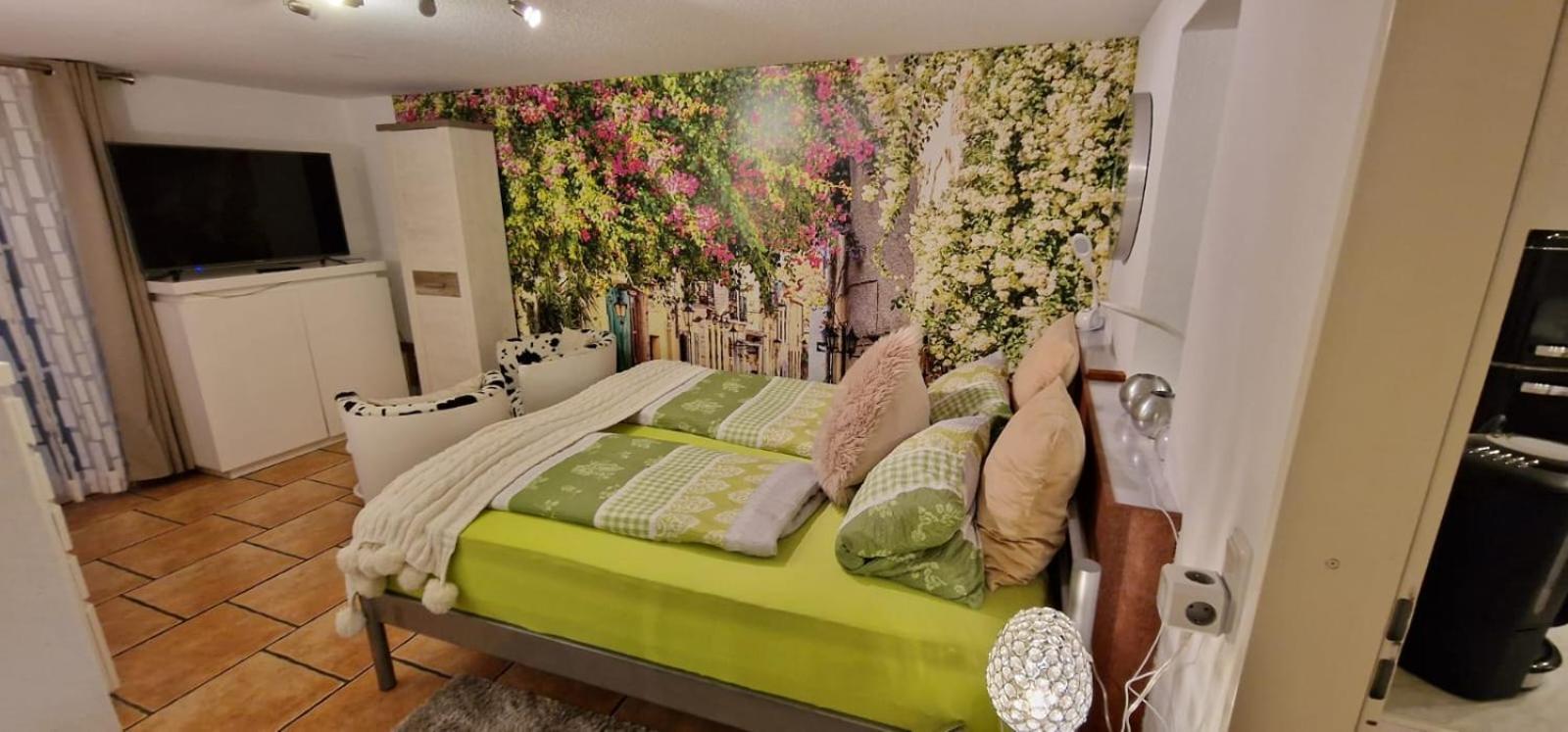 Studio Apartment - Photo 29