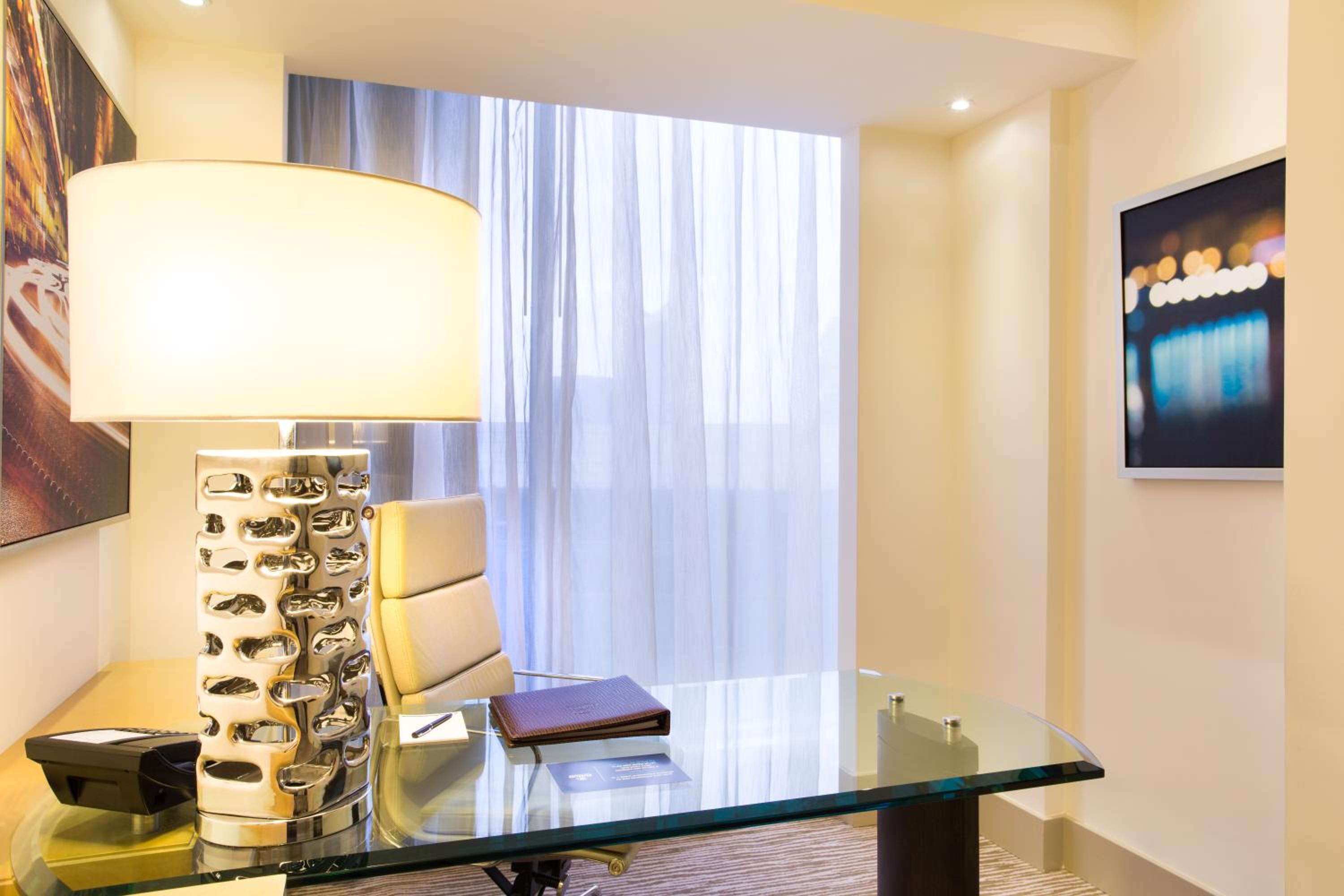 Junior King Suite with City View