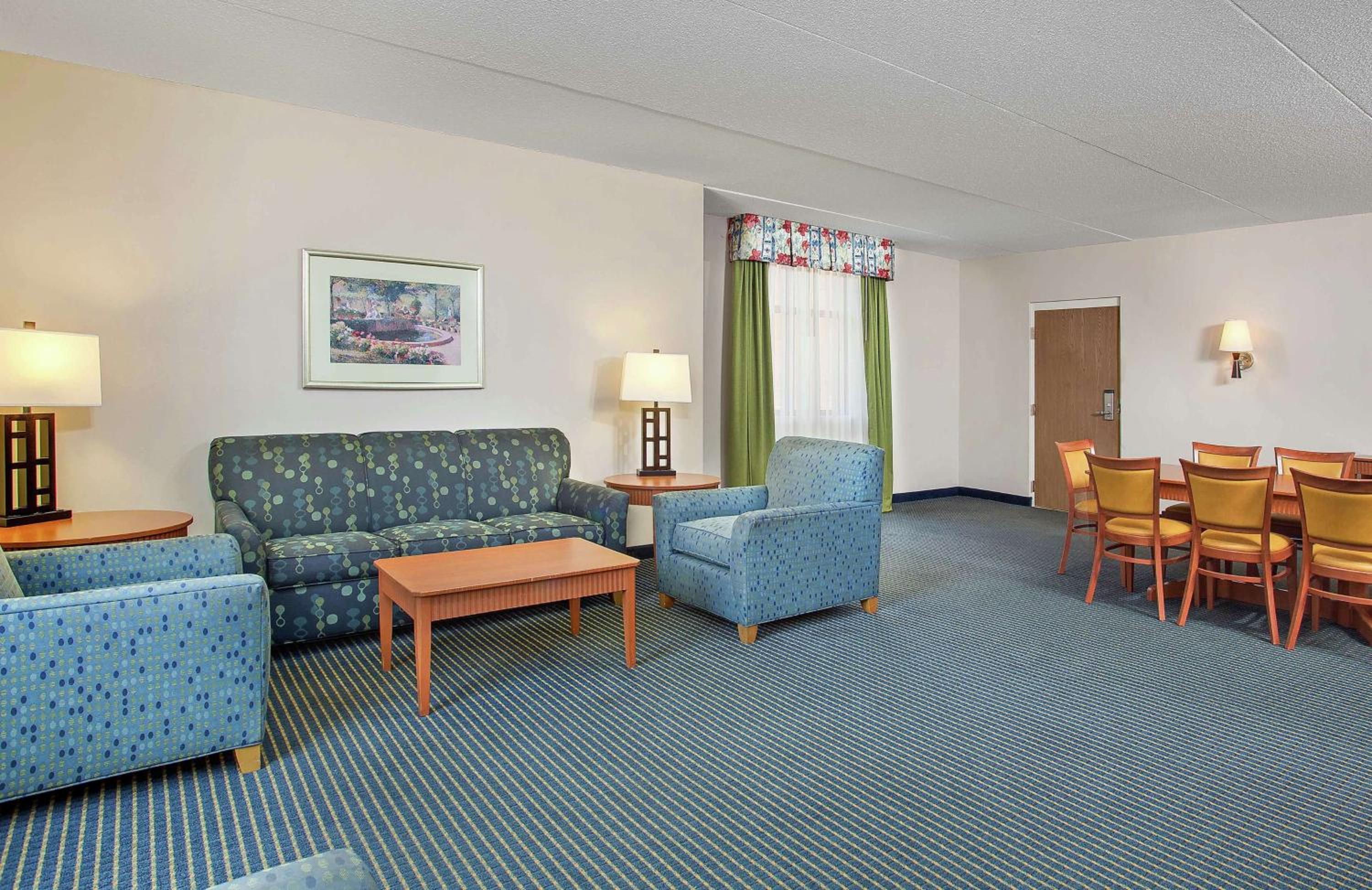 Suite with Two Double Beds - Non-Smoking