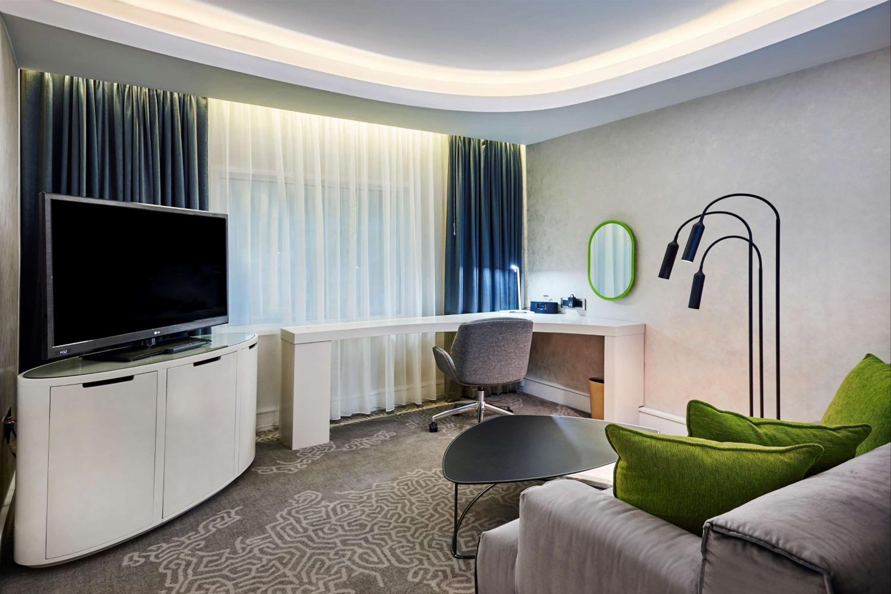Junior King Suite - Lounge Access