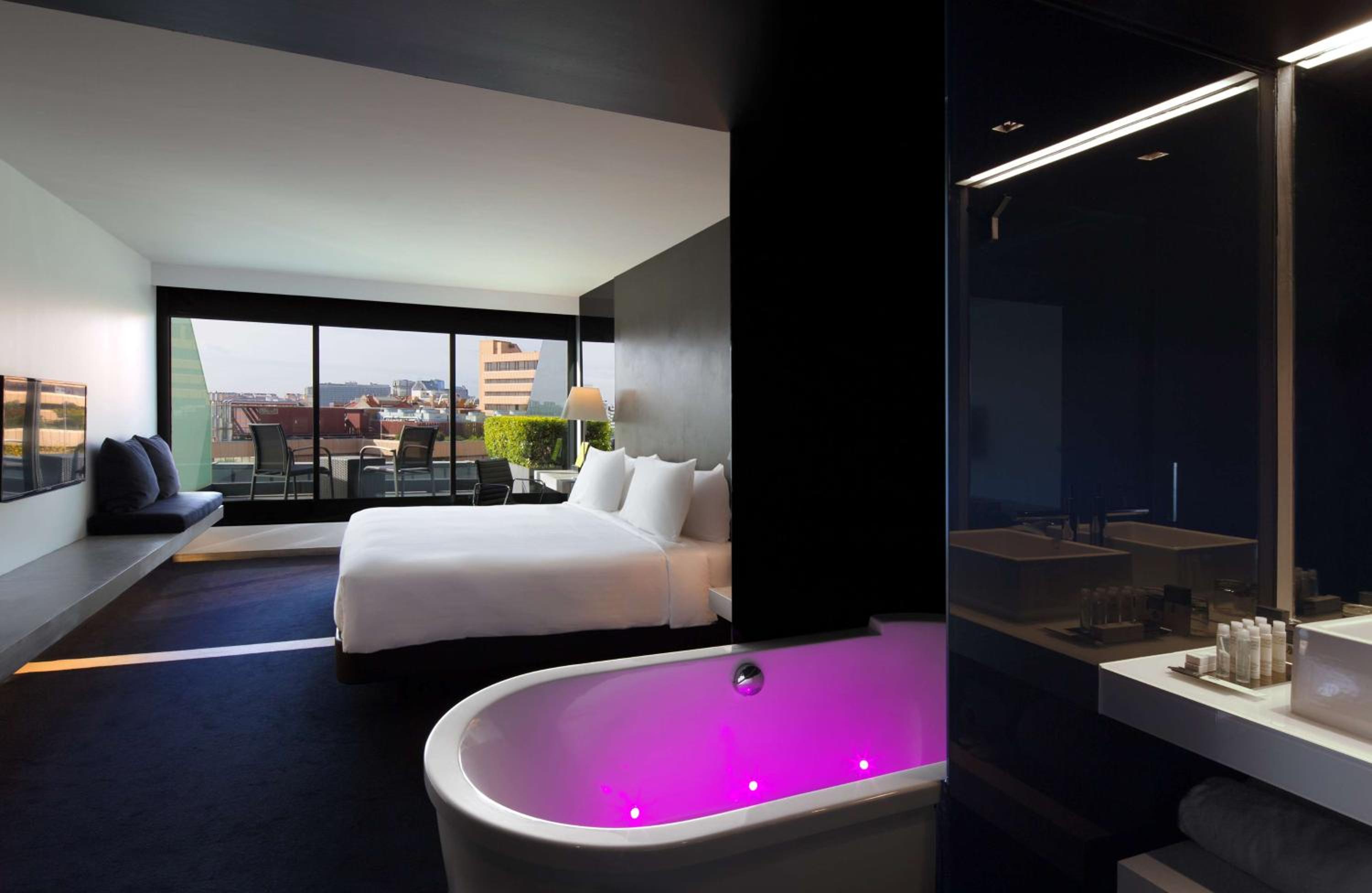 King Premium with Terrace - Photo 3