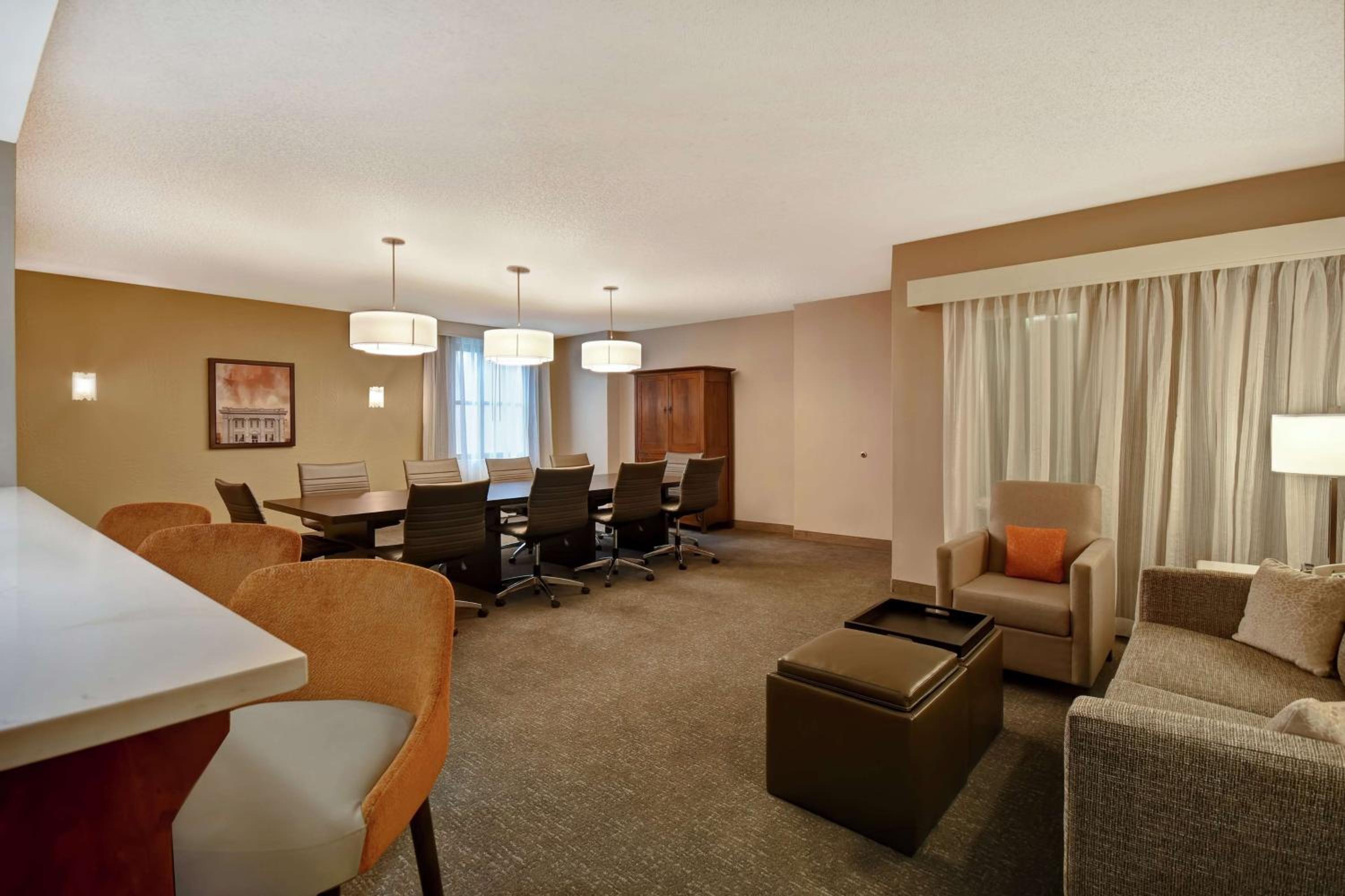 One-Bedroom Executive King Suite - Photo 4