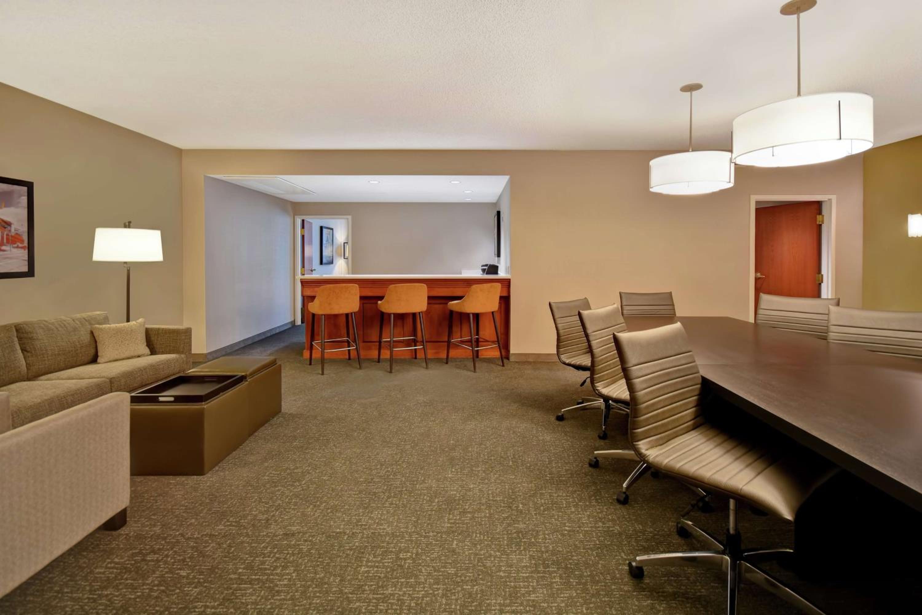 One-Bedroom Executive King Suite - Photo 5