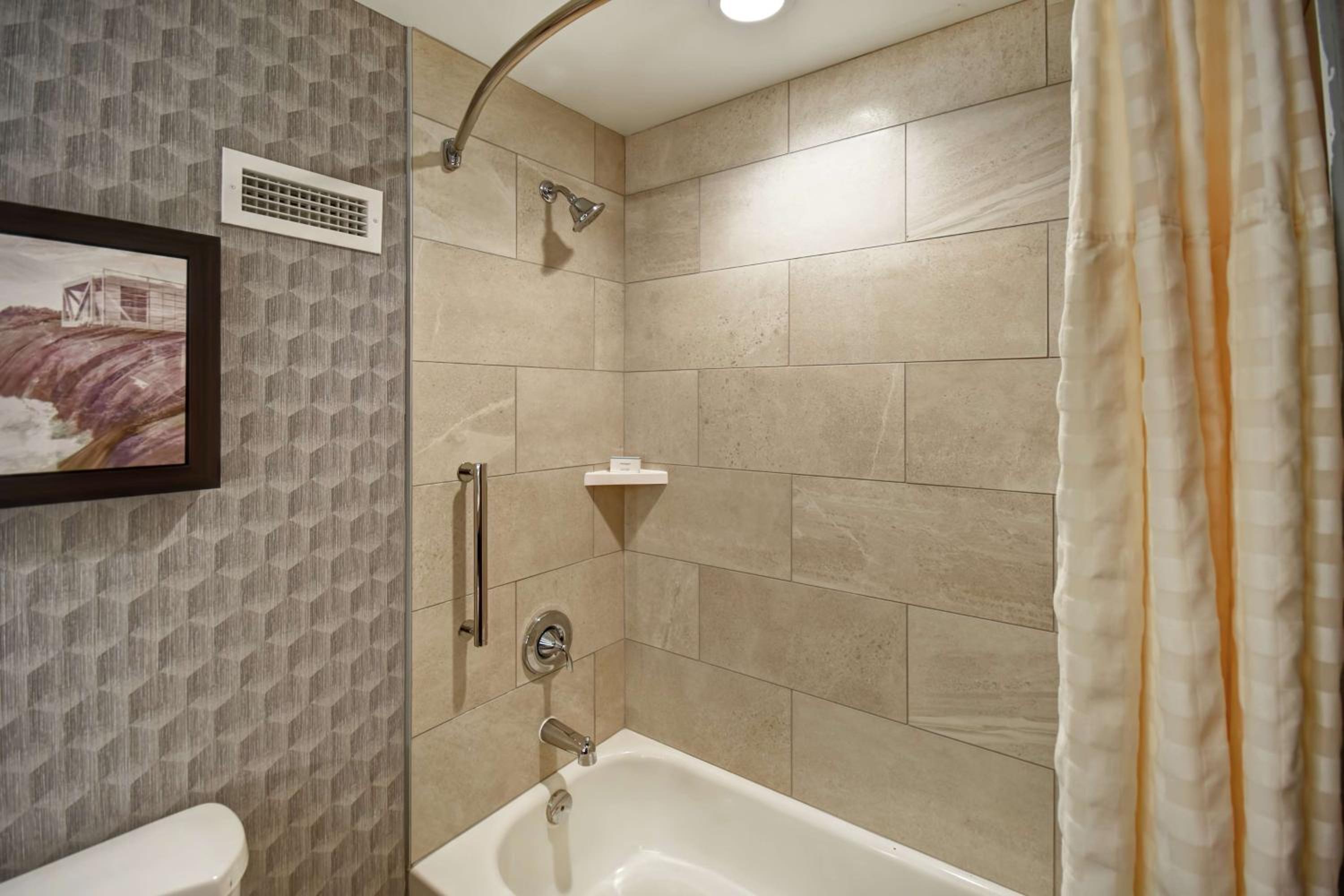 King Suite - Photo 8