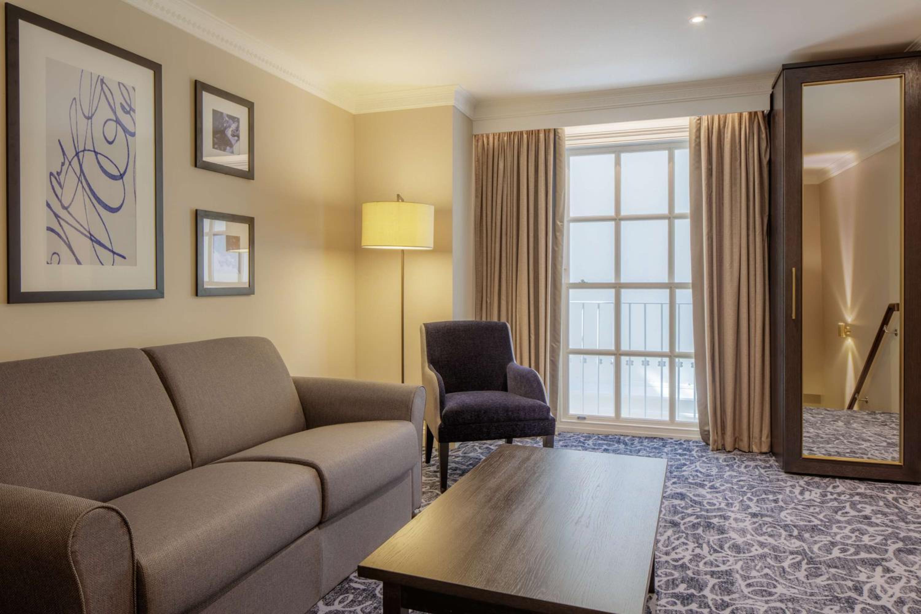 Executive Suite photo 2