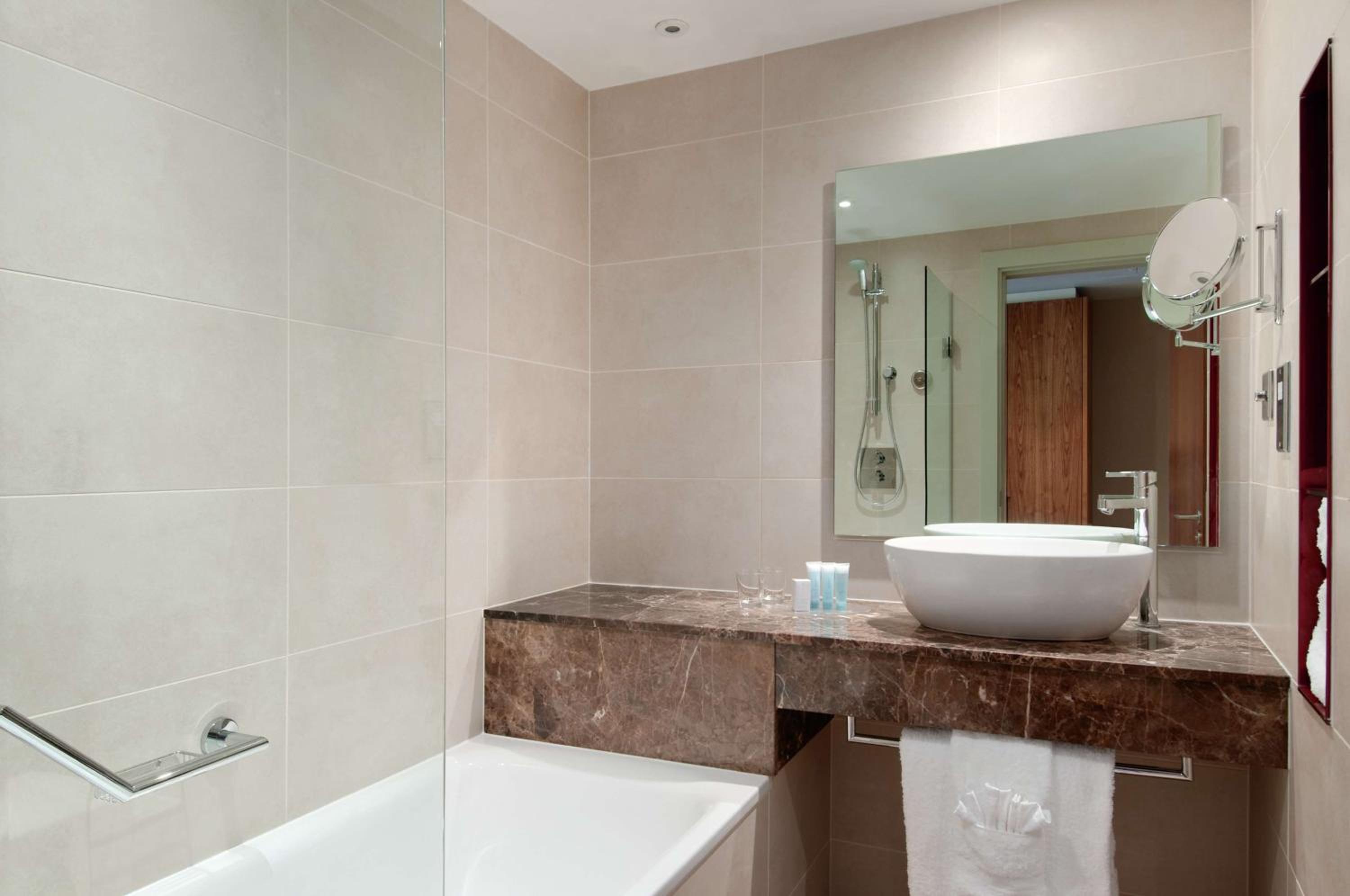 King Guest Room - Photo 5