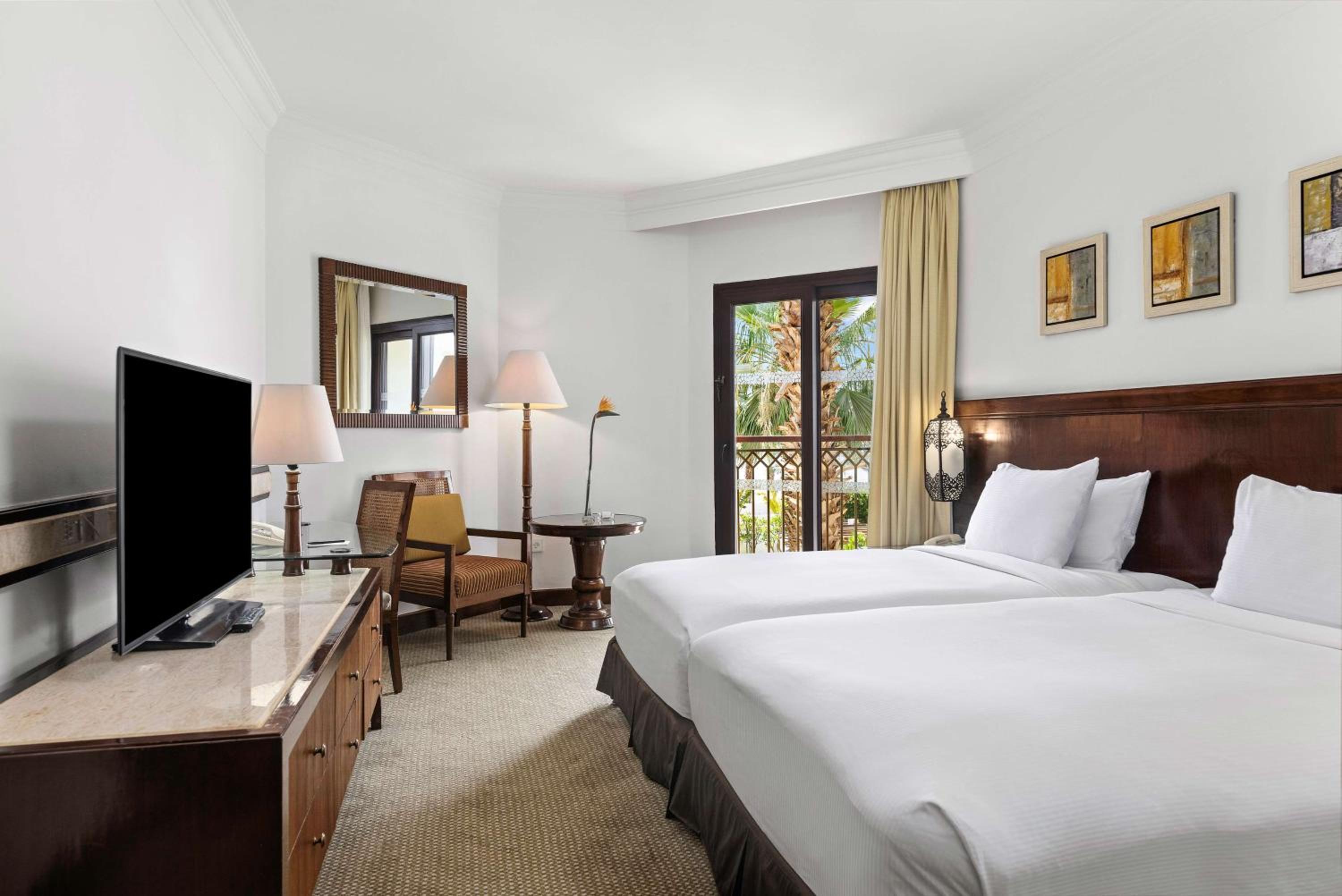 Guest Twin Room with Partial River View