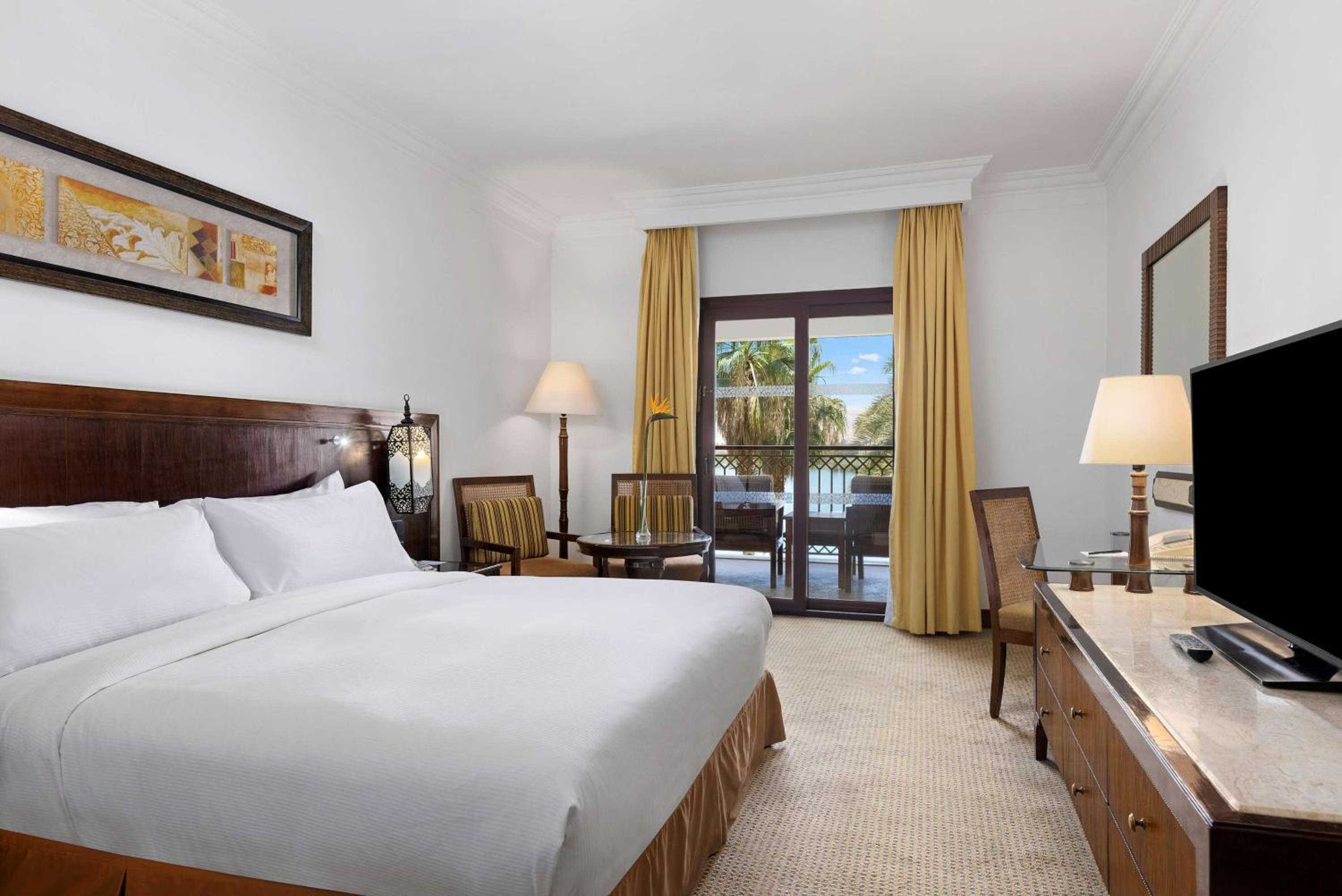 Deluxe Room King Bed