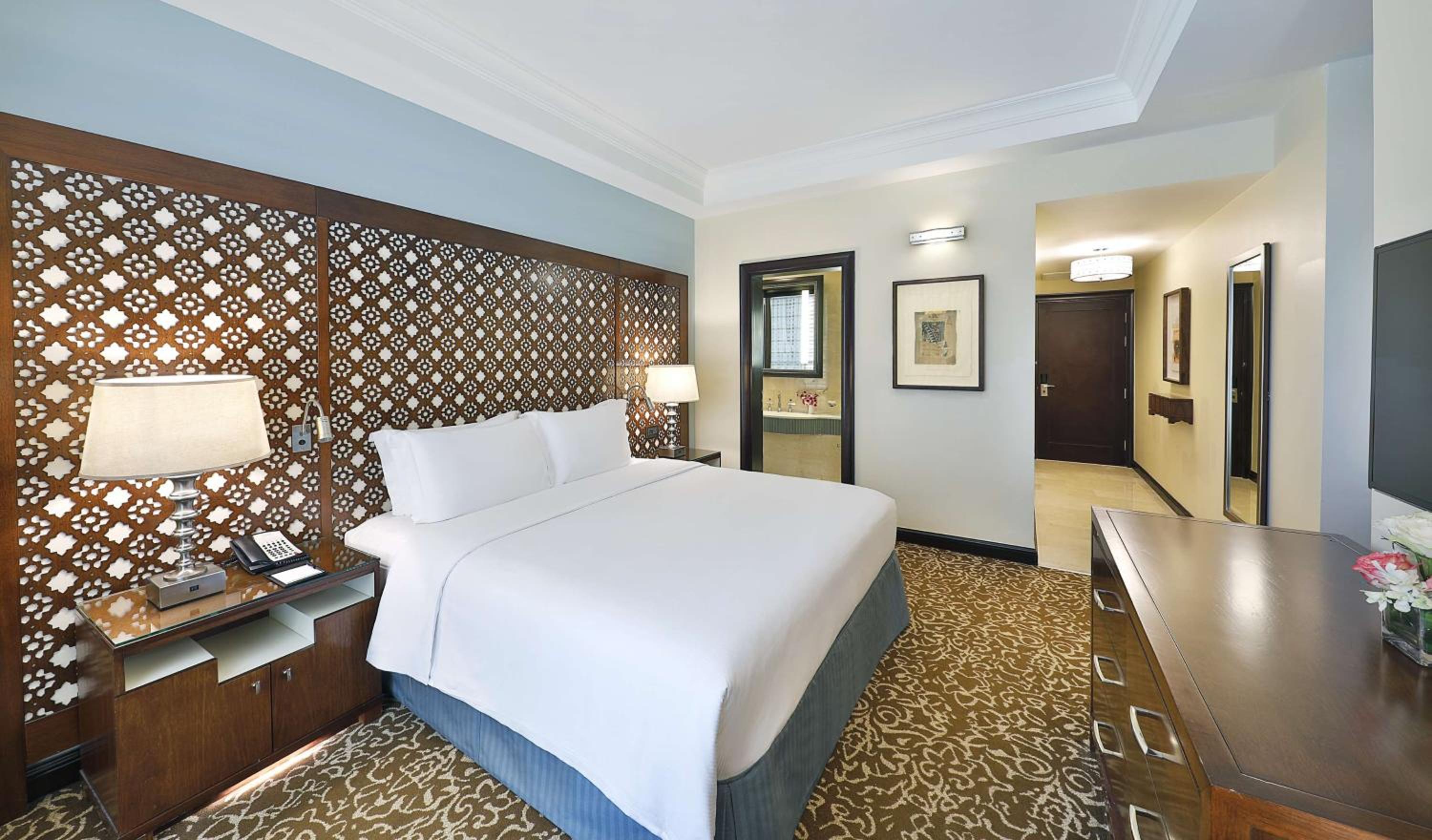 King Room with City View - Photo 4