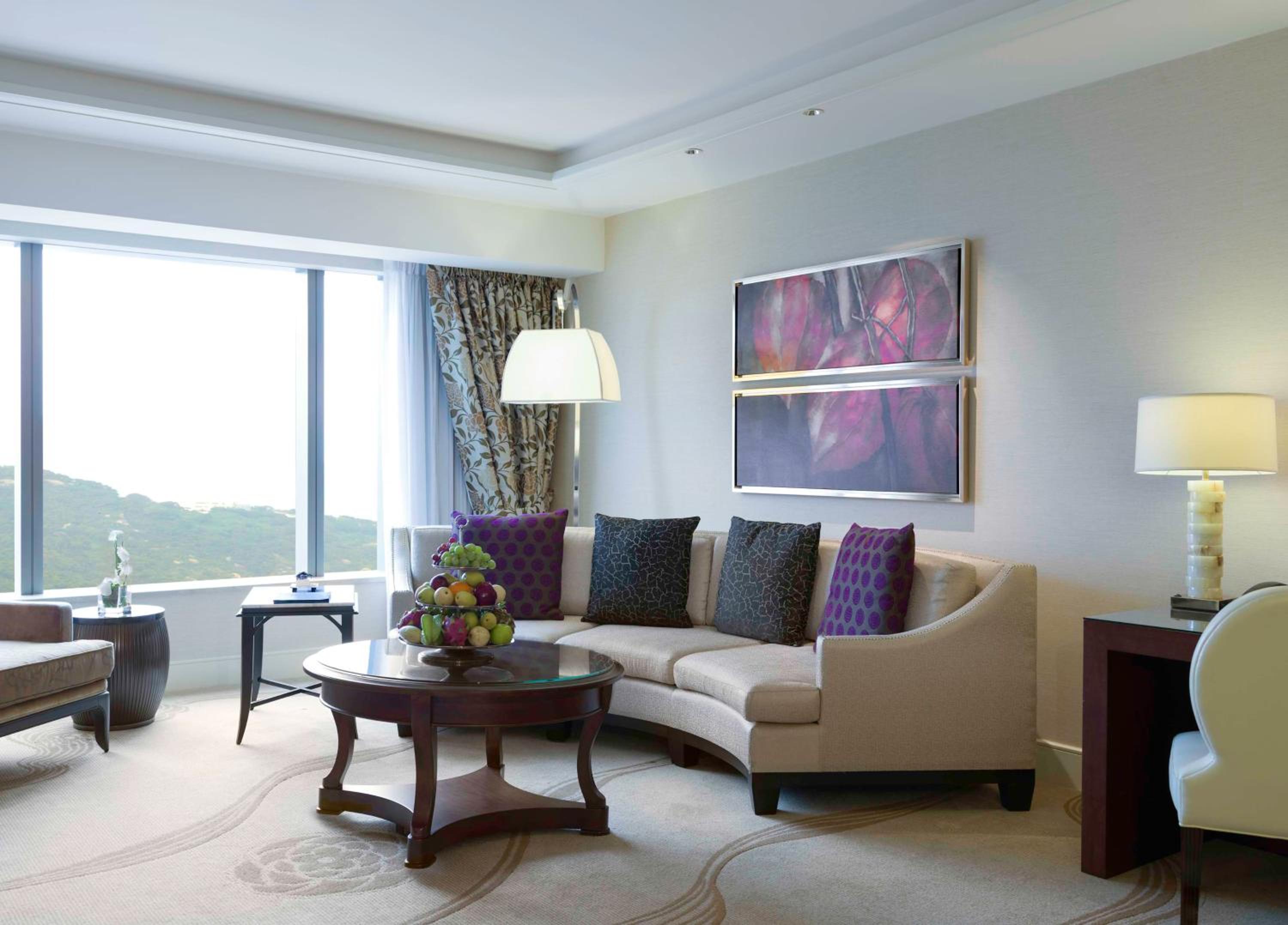 Deluxe King Suite - Photo 4