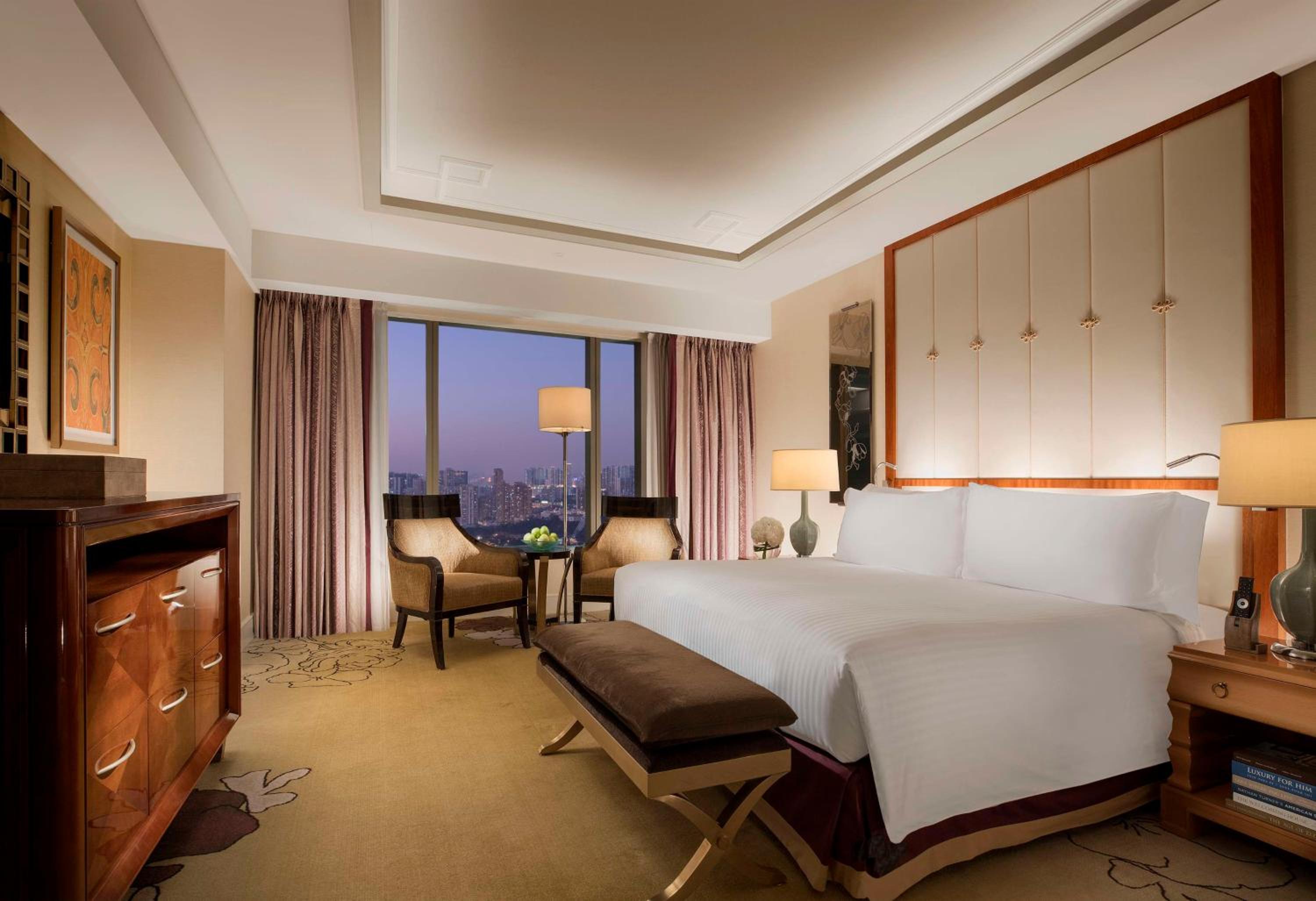 Premier King Suite with Eiffel Tower View - Photo 5
