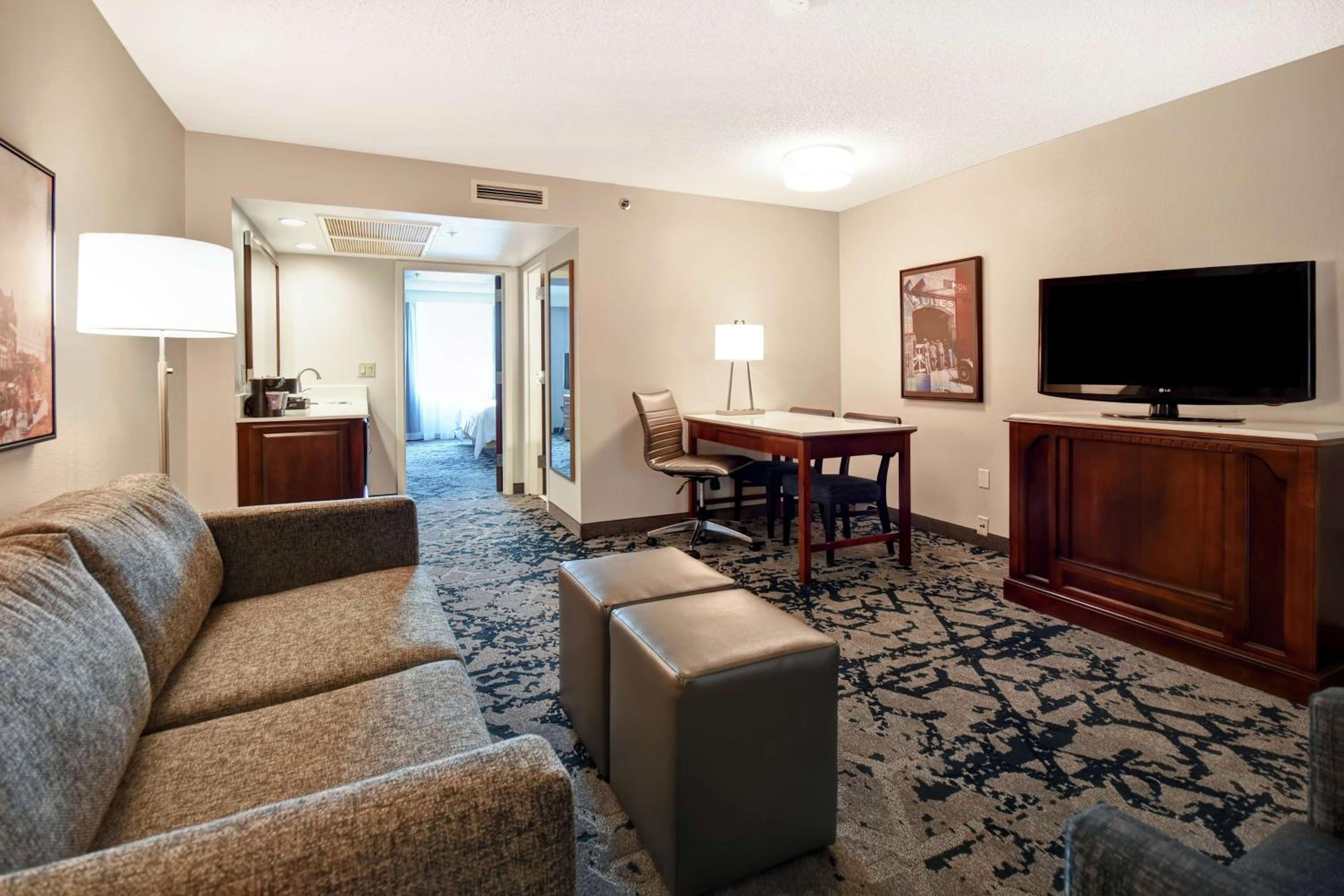 Suite with Two Double Beds - Non-Smoking - Photo 4
