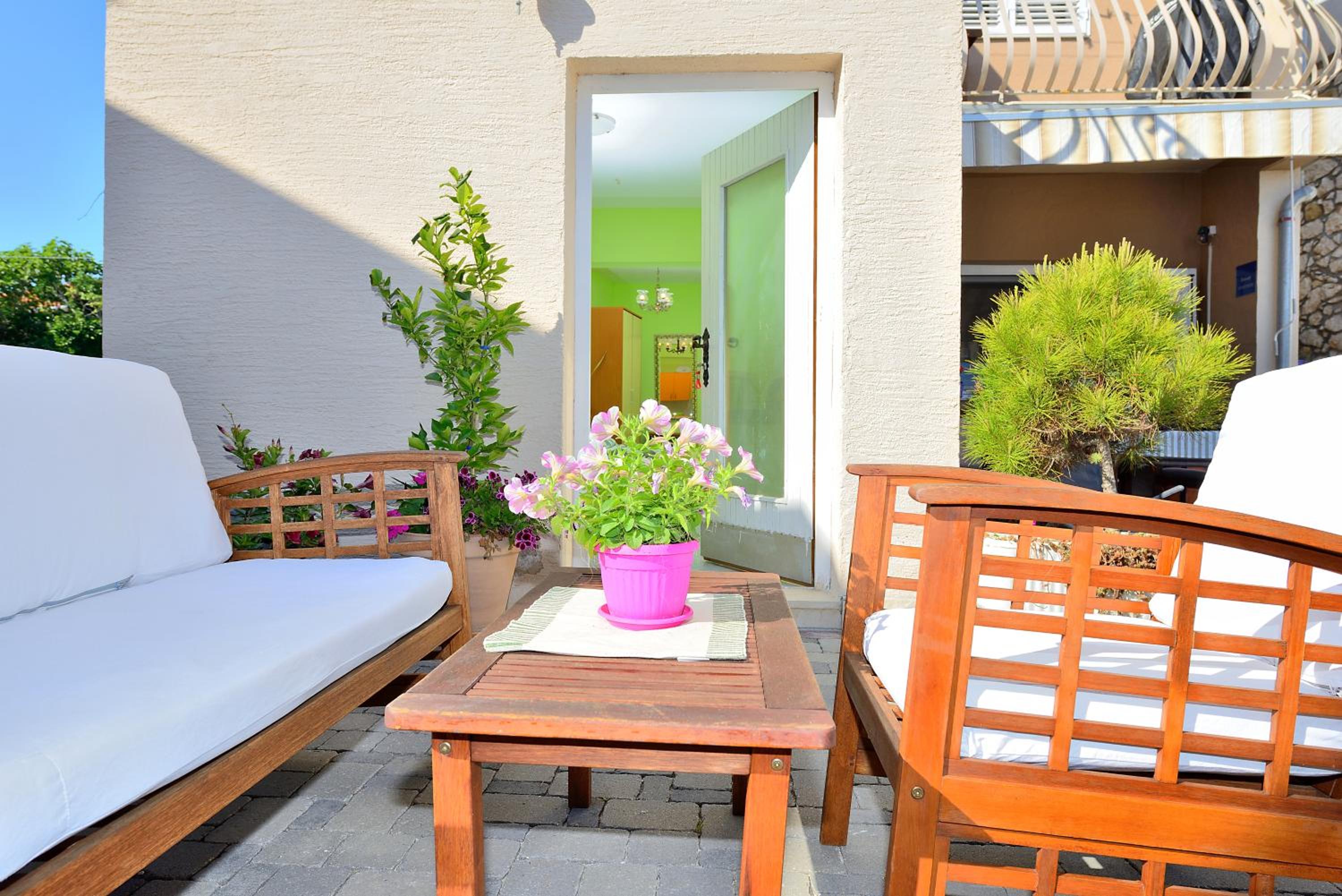 Studio with Garden View - Photo 9