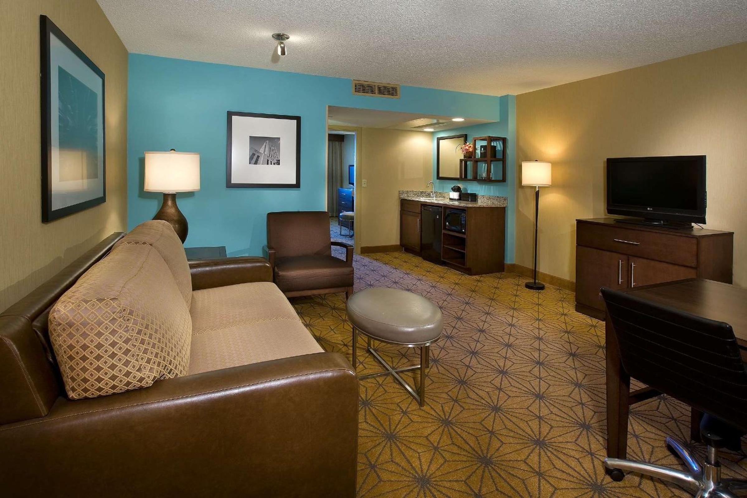 King Custom Suite- Non Smoking - Photo 1