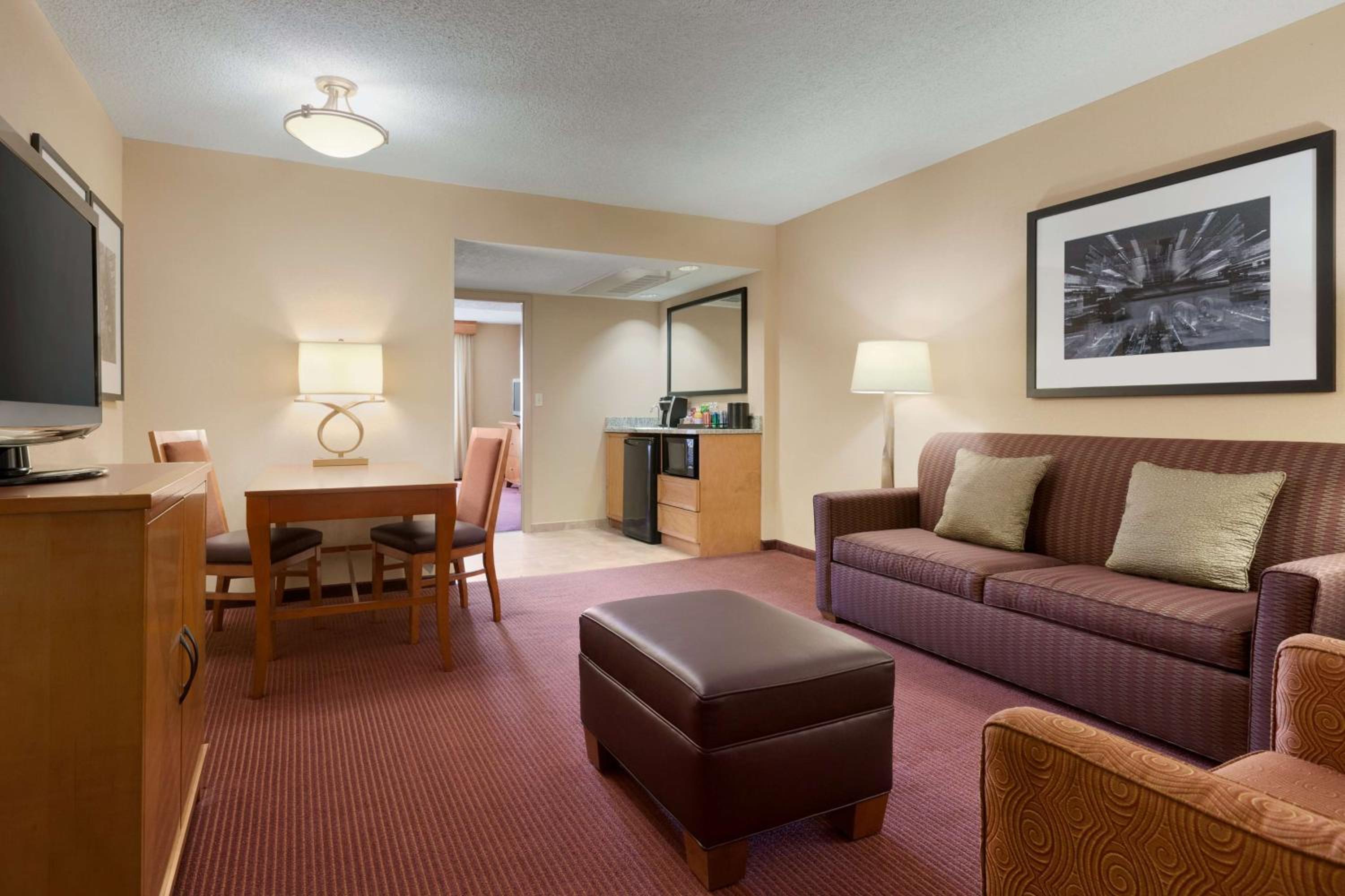 Suite with Two Double Beds - Non-Smoking - Photo 1