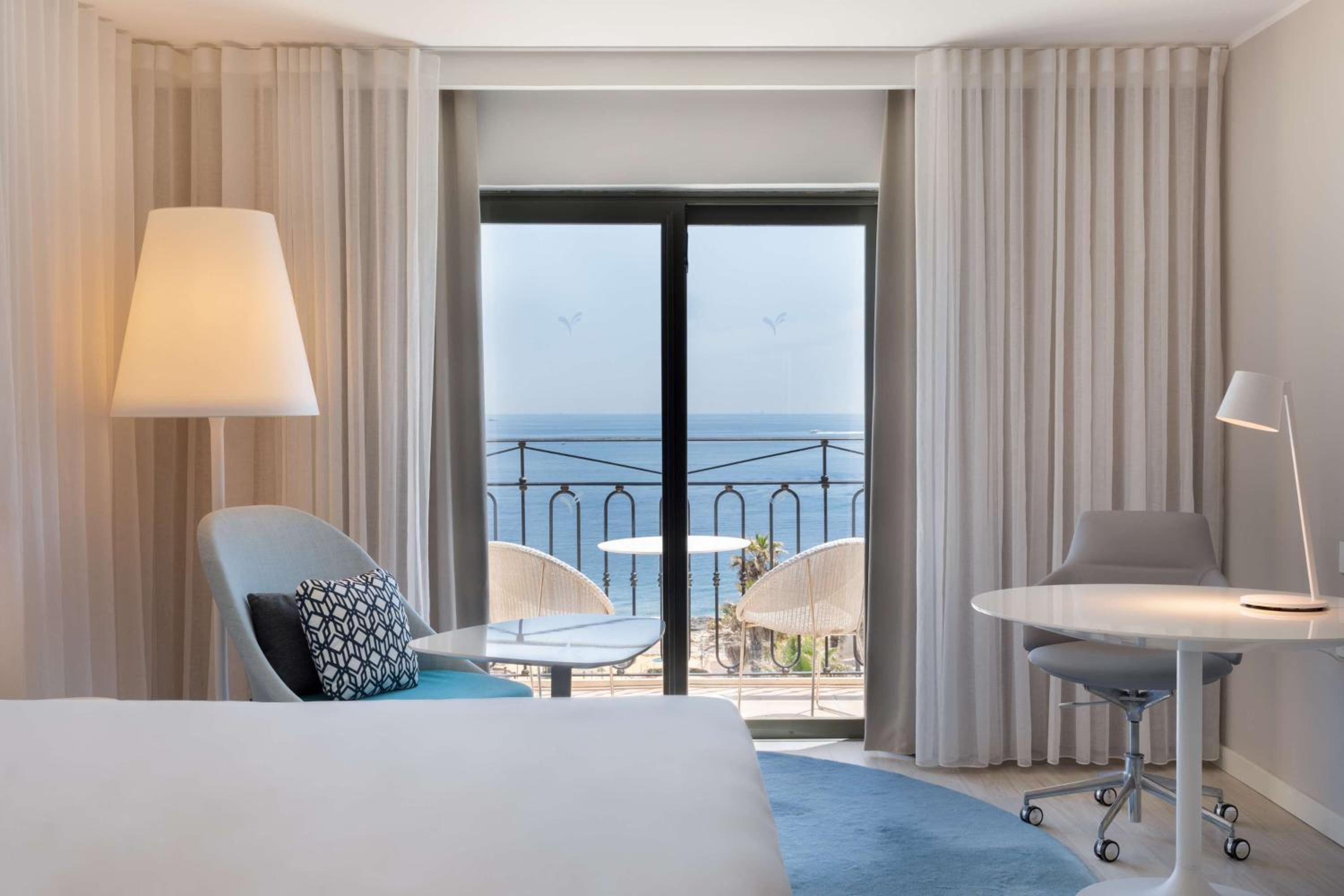 Family Room with Sea View