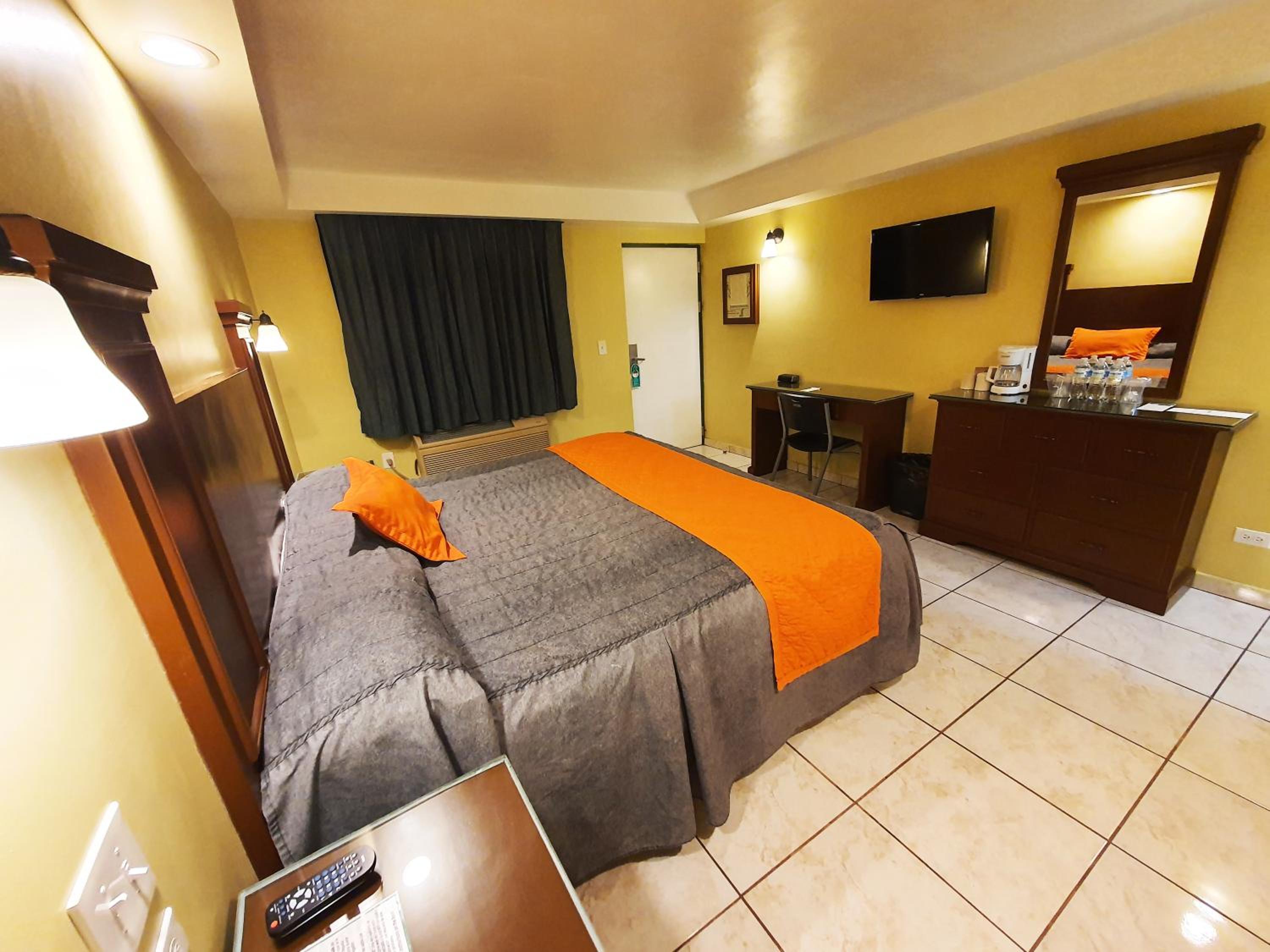 Deluxe King Room photo 2