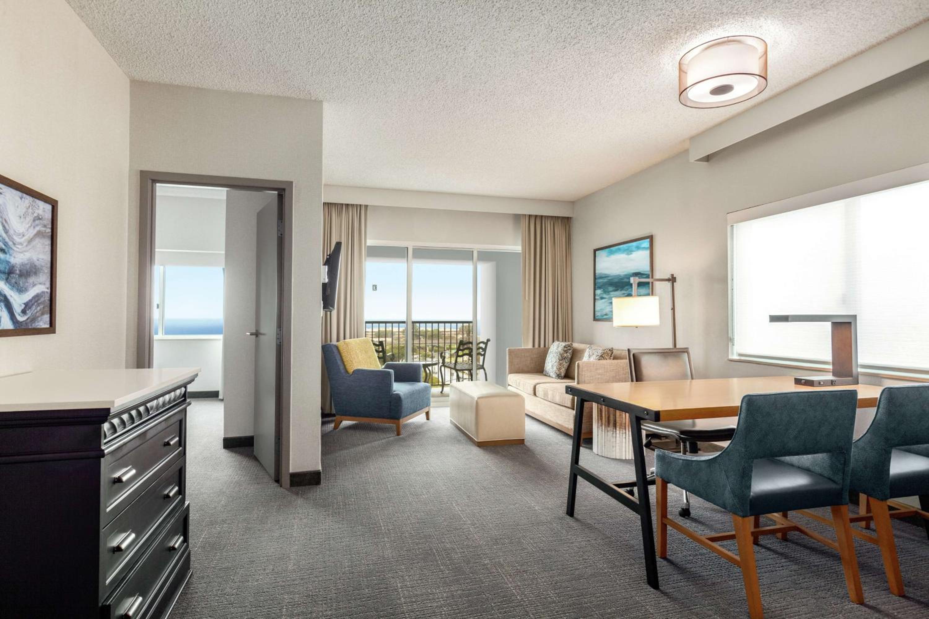 Two Room Corner King Suite with Bayview and Balcony - Photo 3