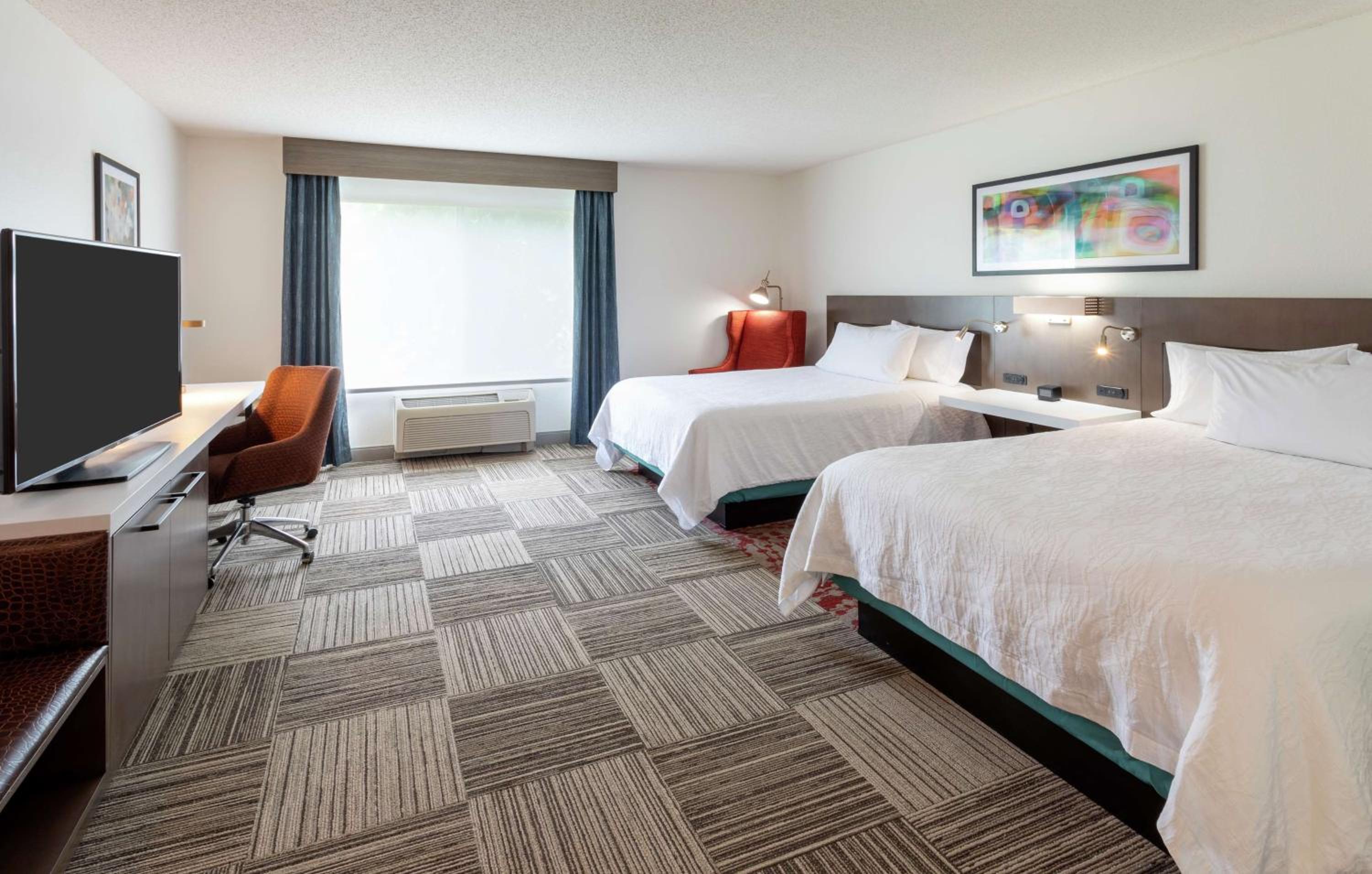 Queen Room with Two Queen Beds - Mobility Access - Photo 4