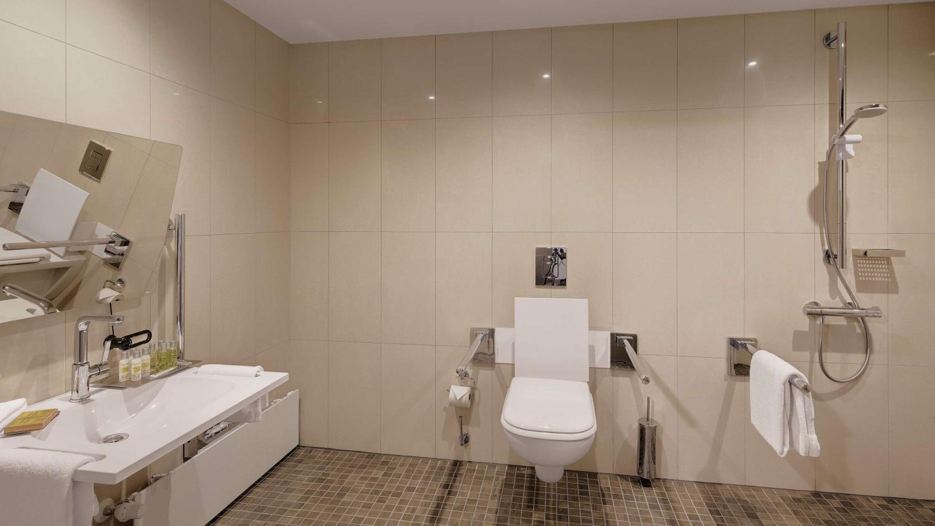 King Guest Room - Photo 3