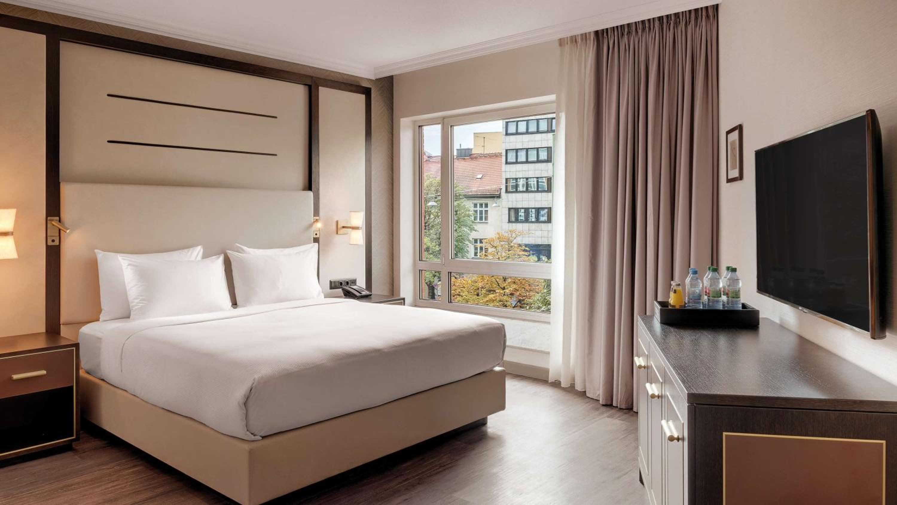 Wheelchair Accessible Guest Room - Photo 1