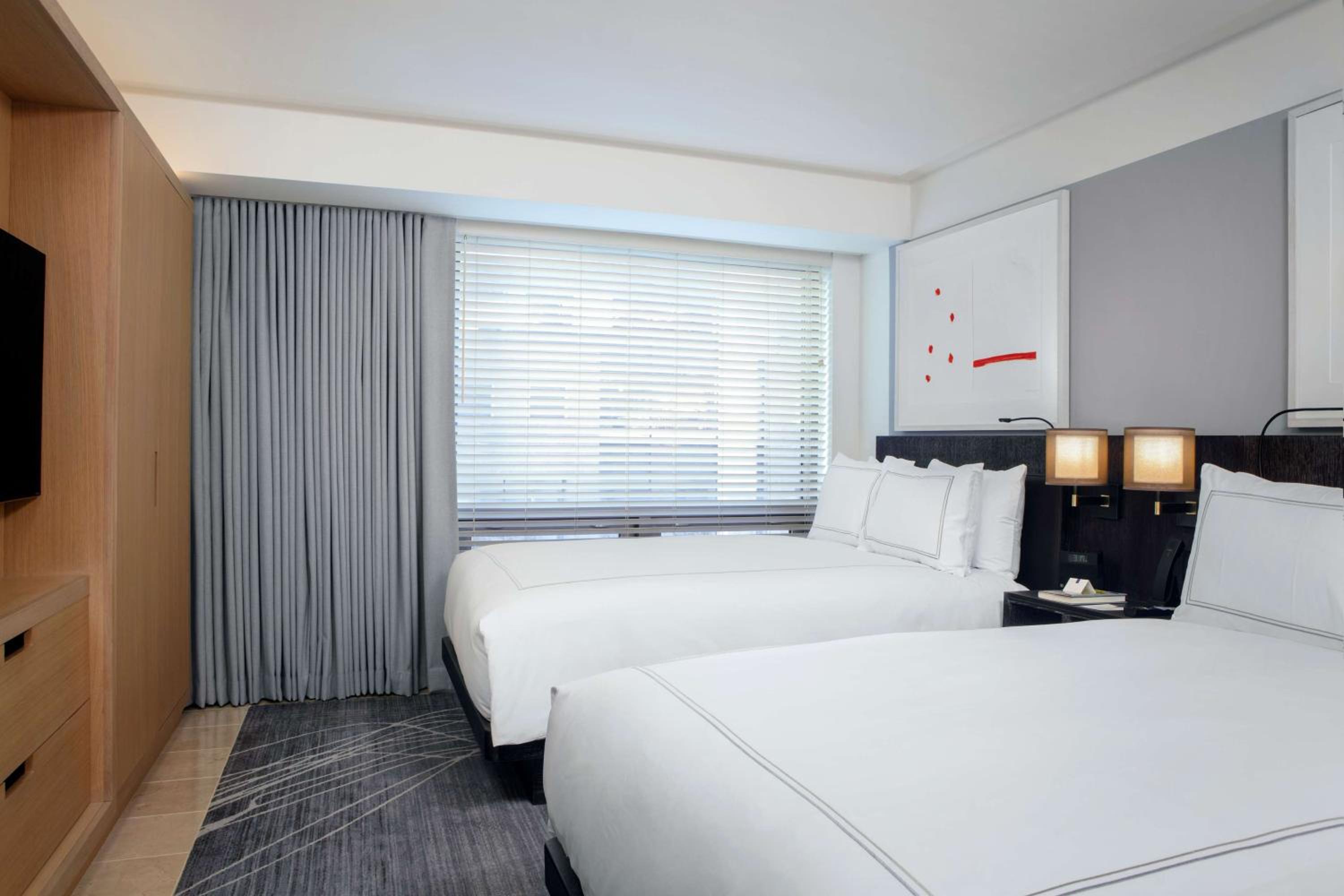 Deluxe Suite with Two Double Beds and Roll-in Shower - Mobility Access