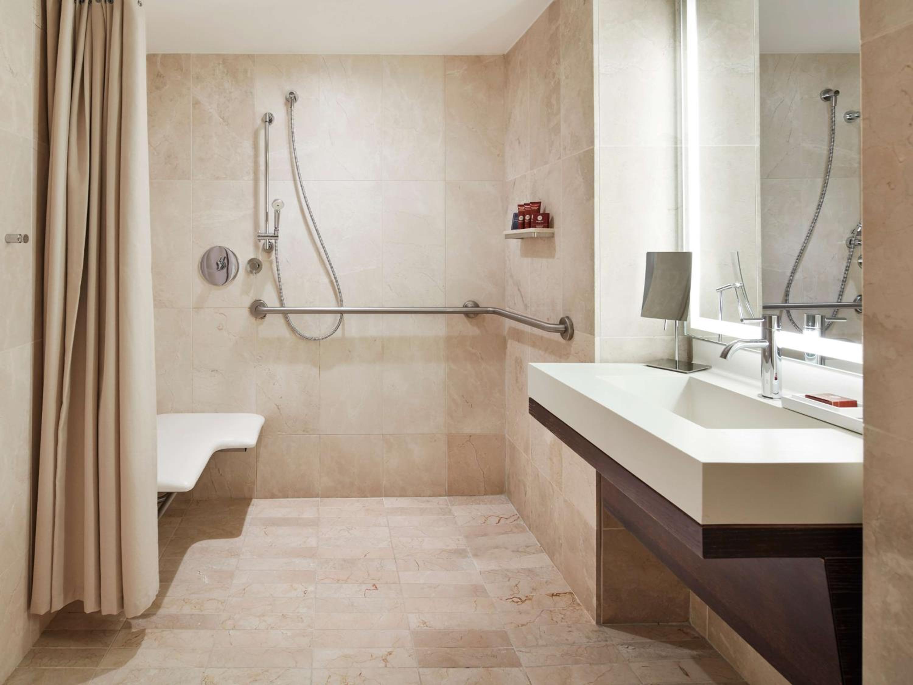 Deluxe Suite with Two Double Beds and Roll-in Shower - Mobility Access