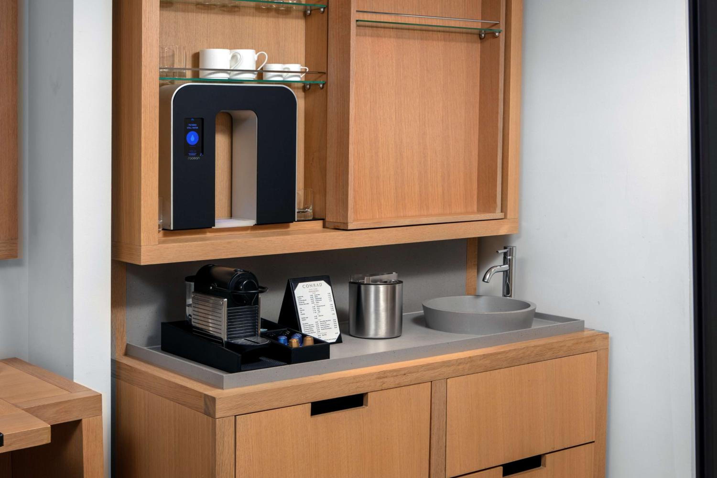 Deluxe Suite with Two Double Beds and Roll-in Shower - Mobility Access