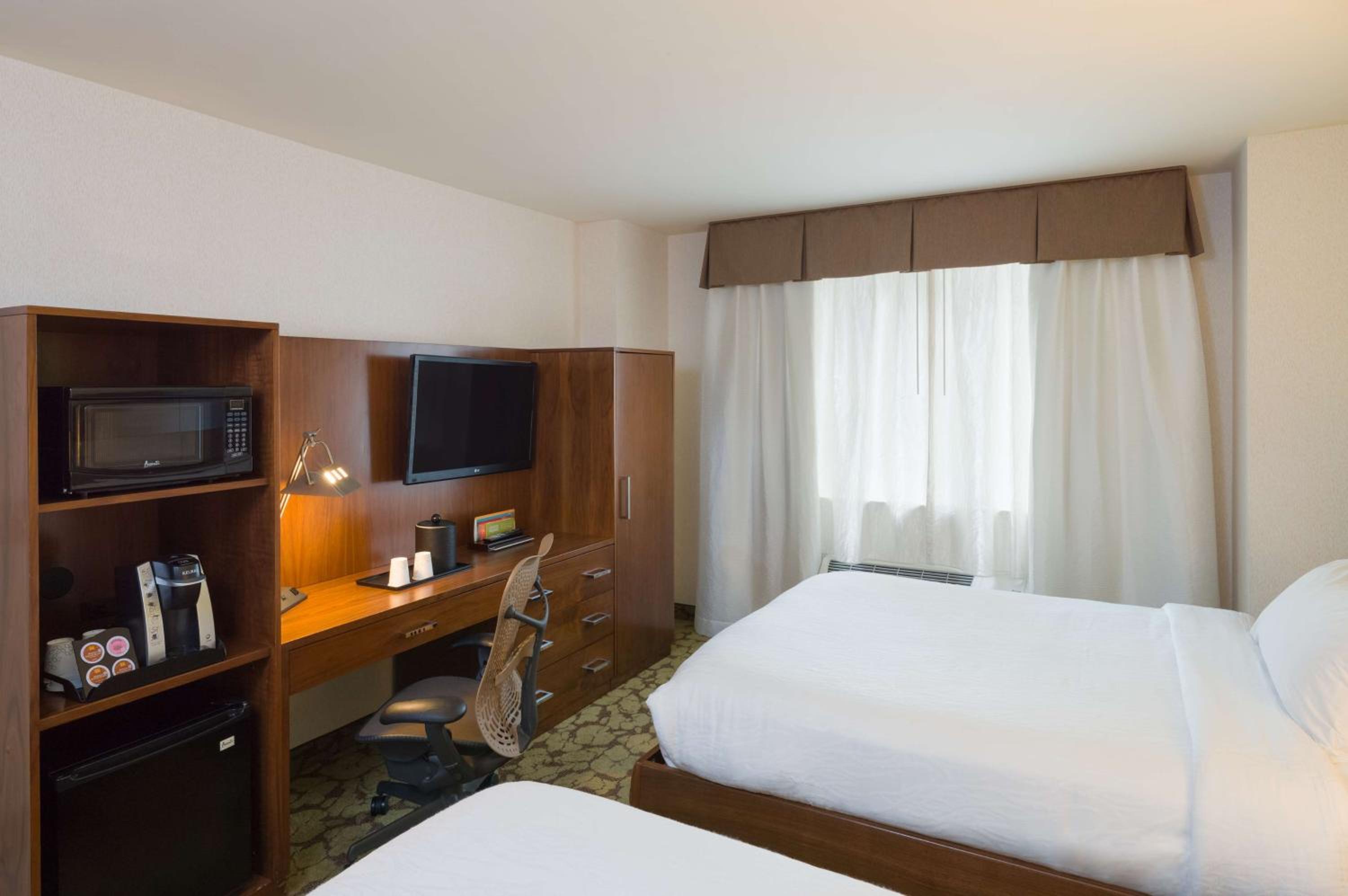 Premium Queen Room with Two Queen Beds - Non-Smoking