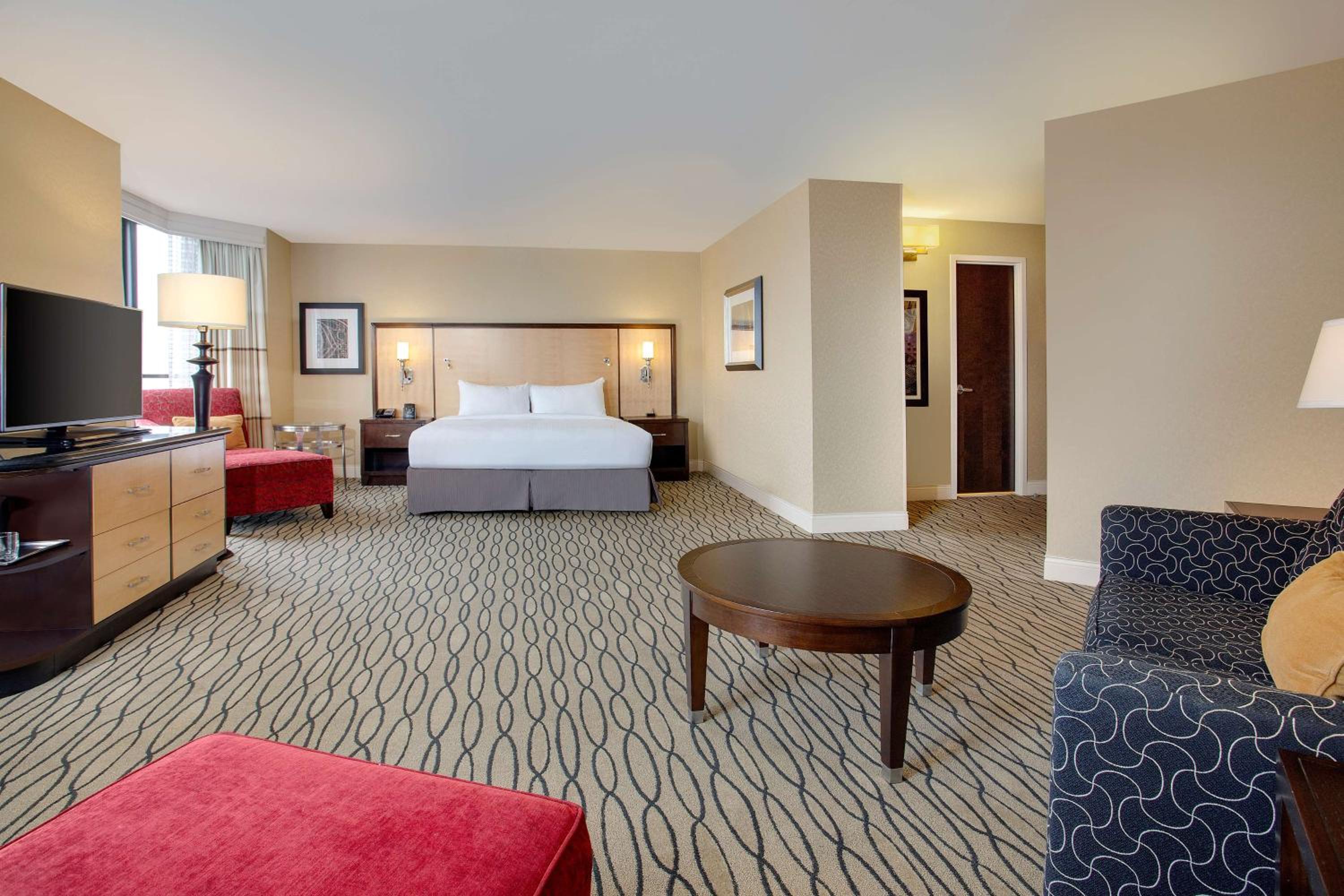 Junior King Suite with Seating Area photo 1