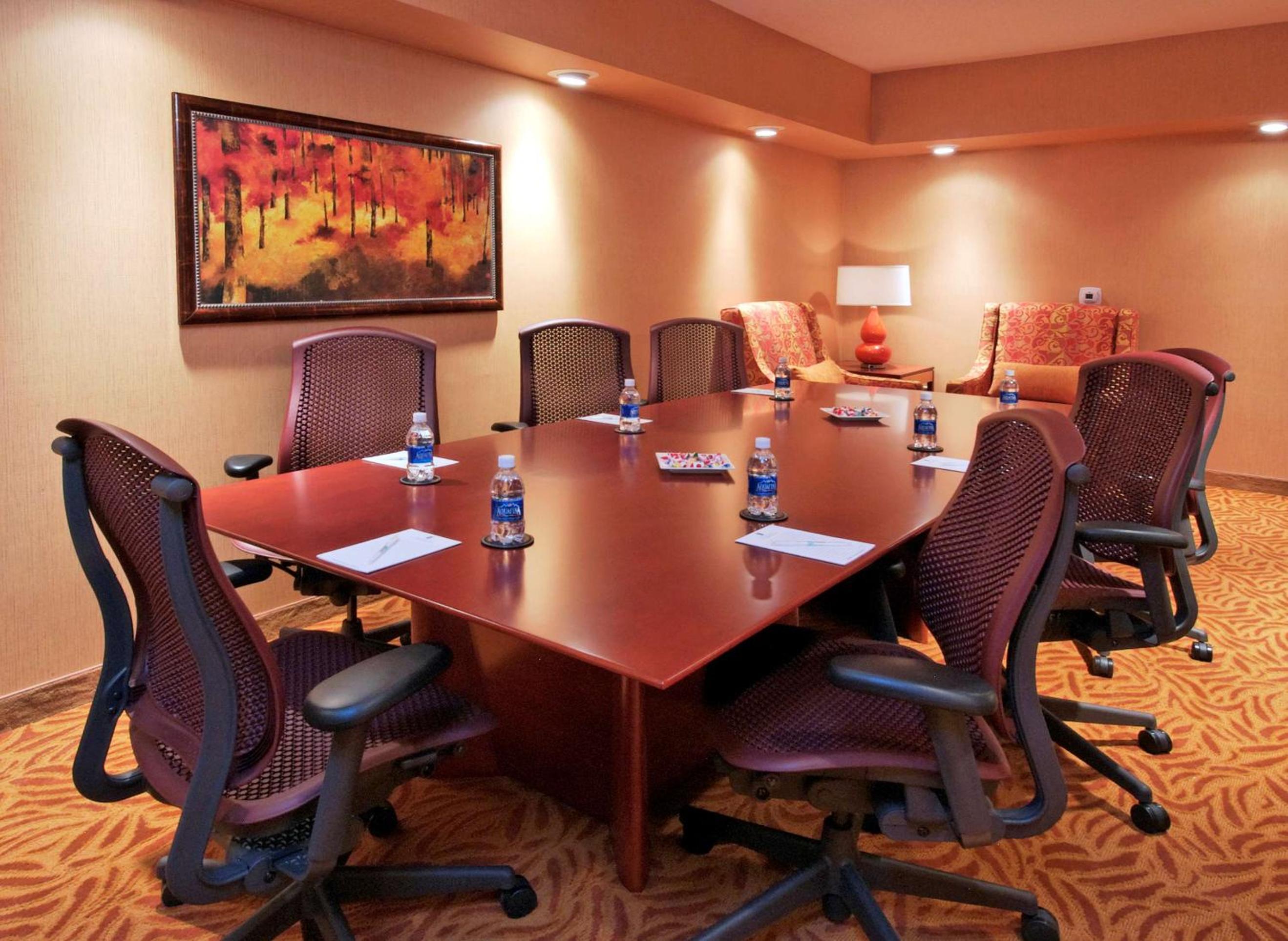 One King Conference Suite Non-Smoking - Photo 5