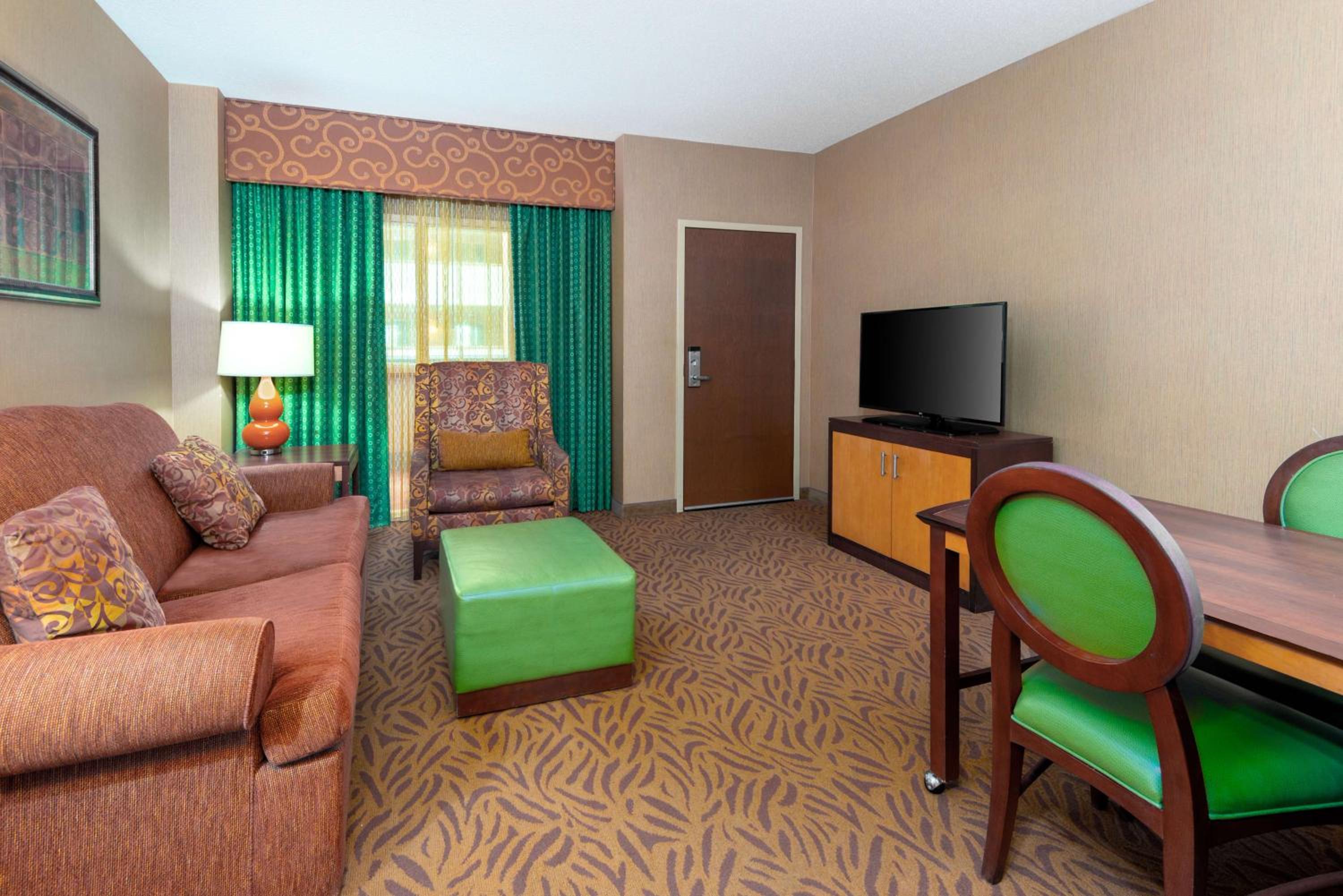 Suite with Two Queen Beds - Non-Smoking - Photo 4