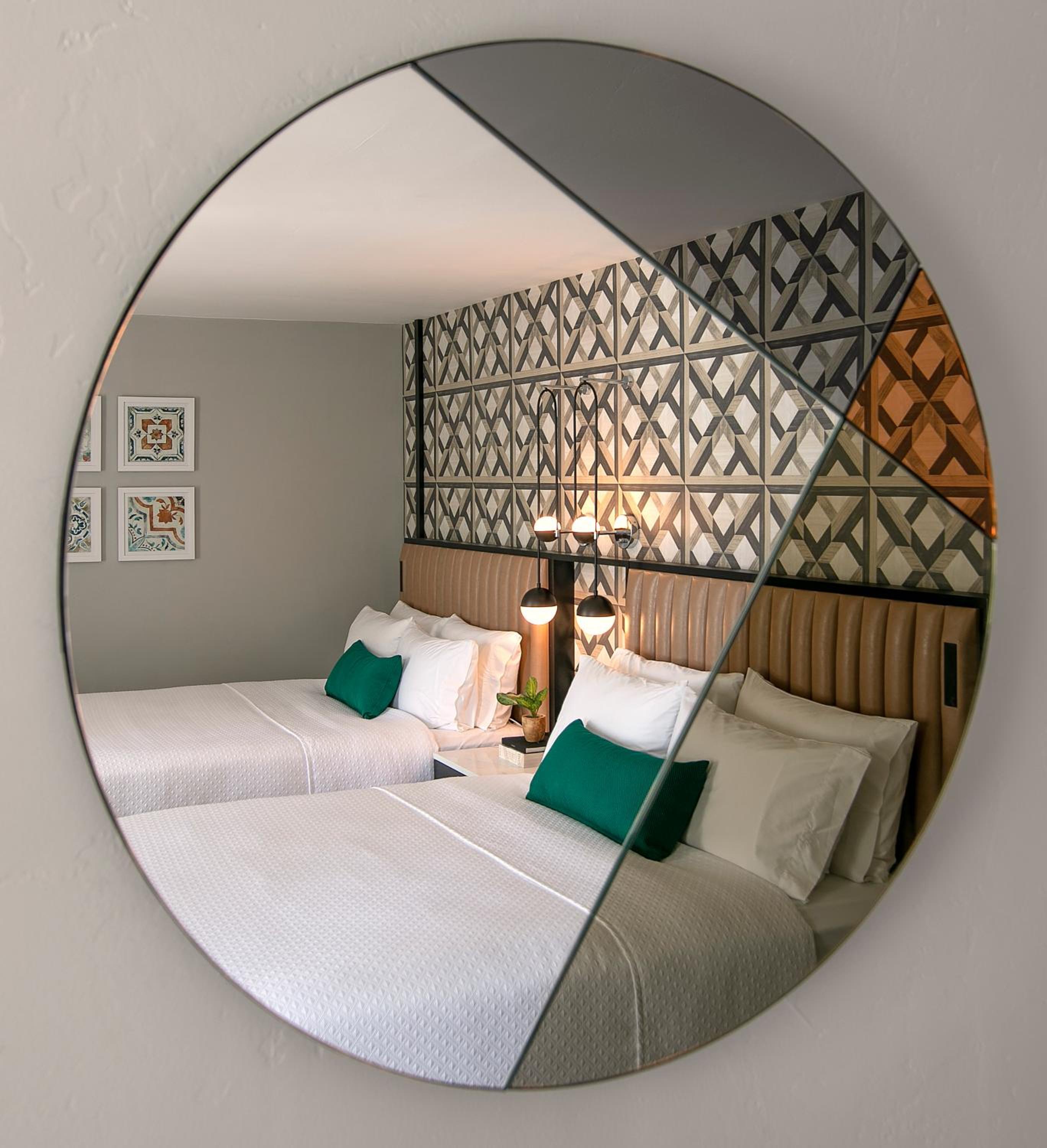 Queen Room with Two Queen Beds - Hearing Access photo 1