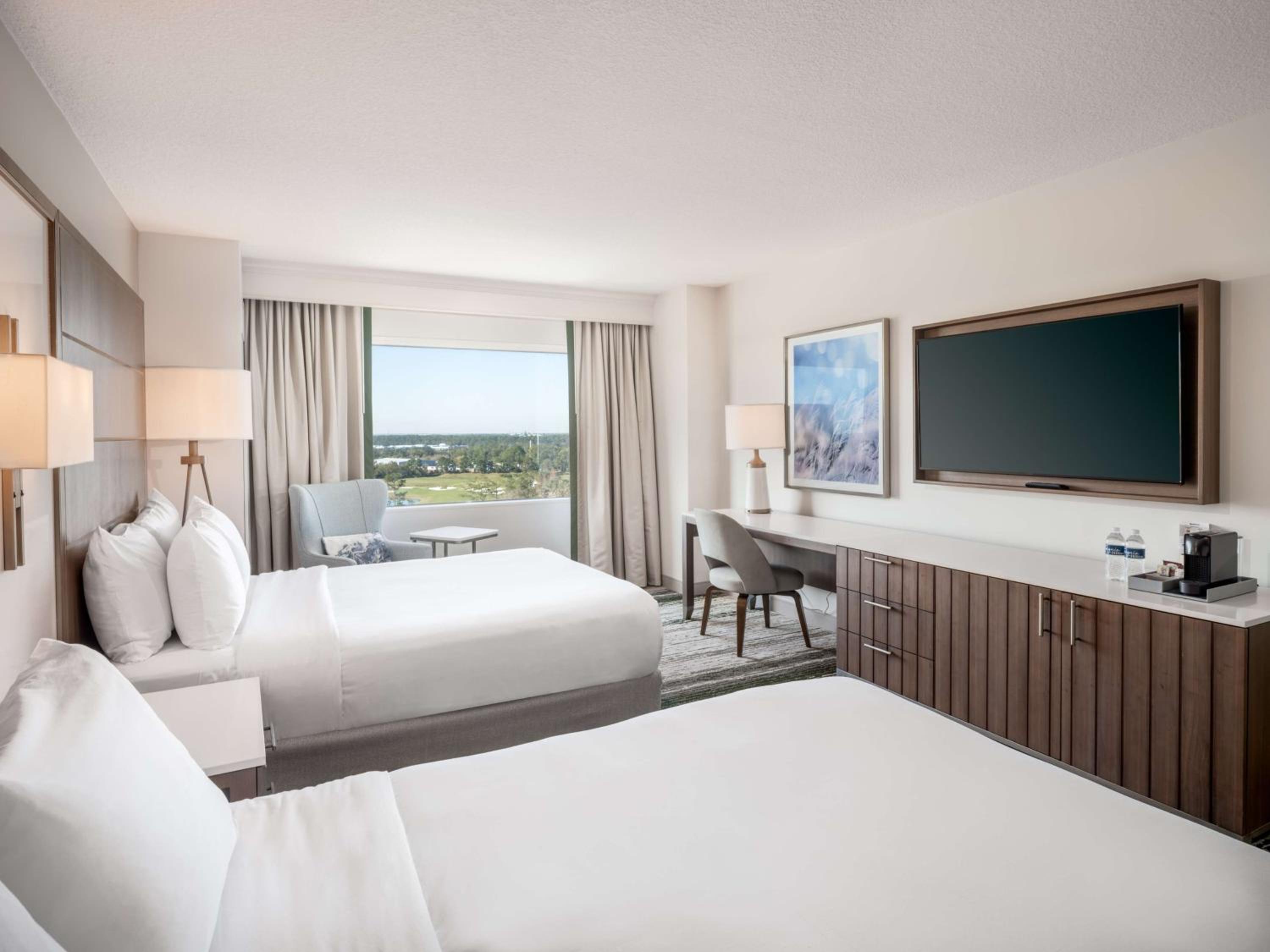 Queen Room with Two Queen Beds and Bath Tub - Mobility Accessible