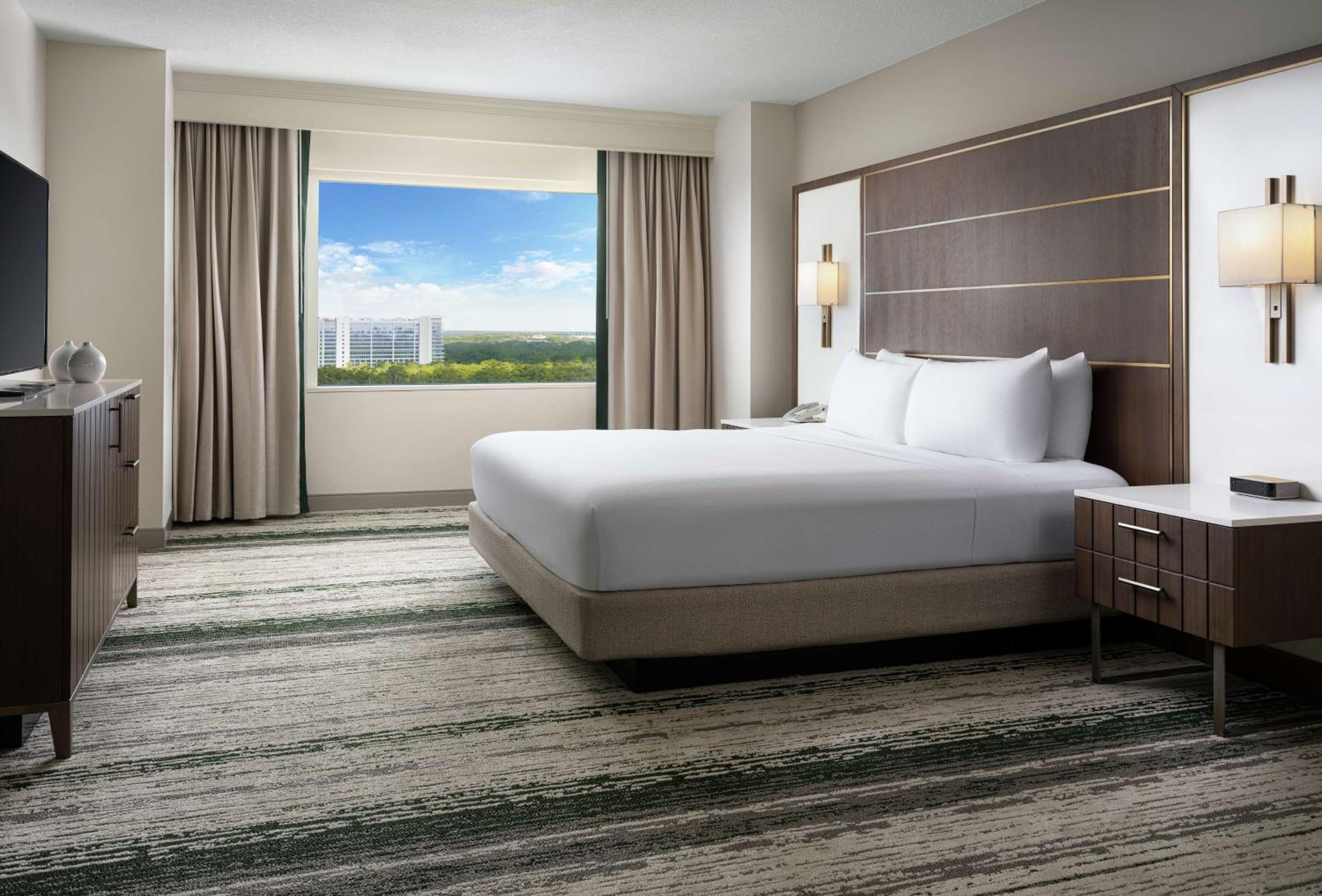Junior King Suite - Hearing Accessible