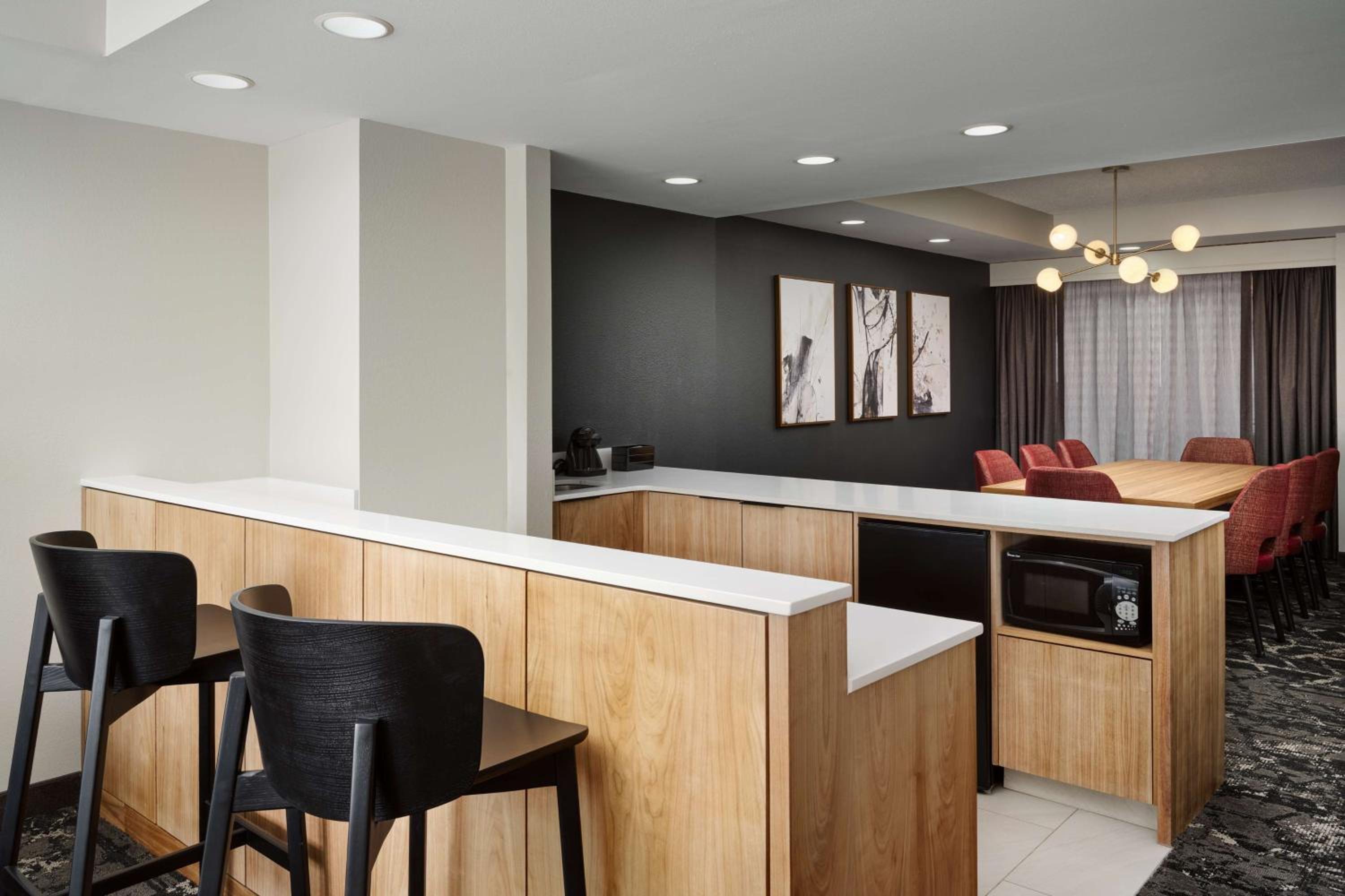 Two-Room King Suite - Photo 2