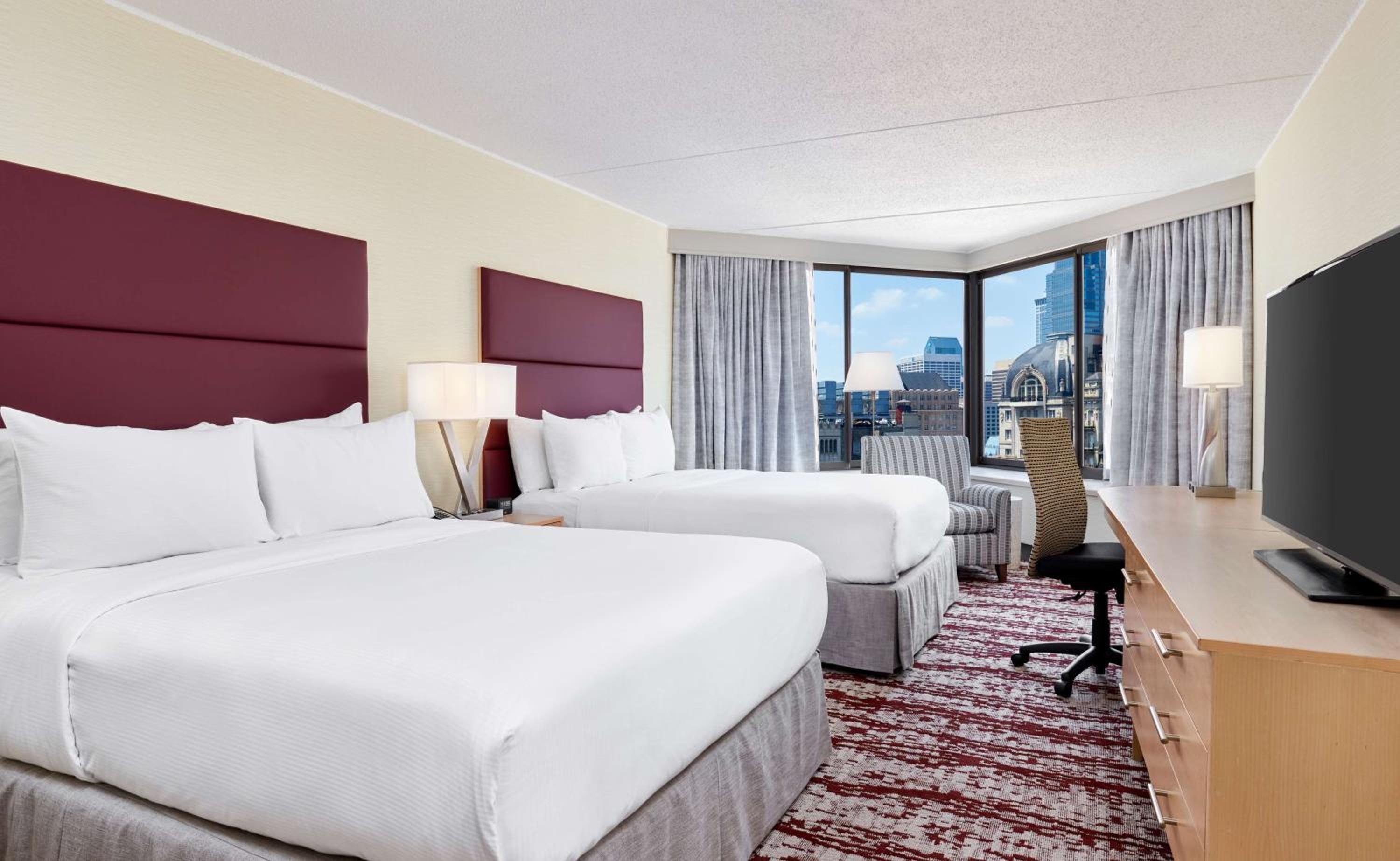 Standard Queen Room with Two Queen Beds - Photo 6