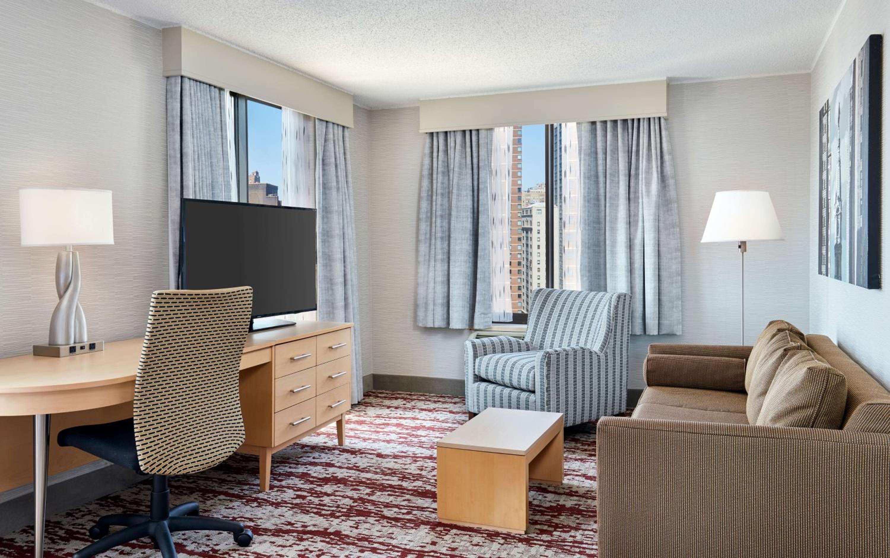 Queen Room with City View - High Floor - Photo 3