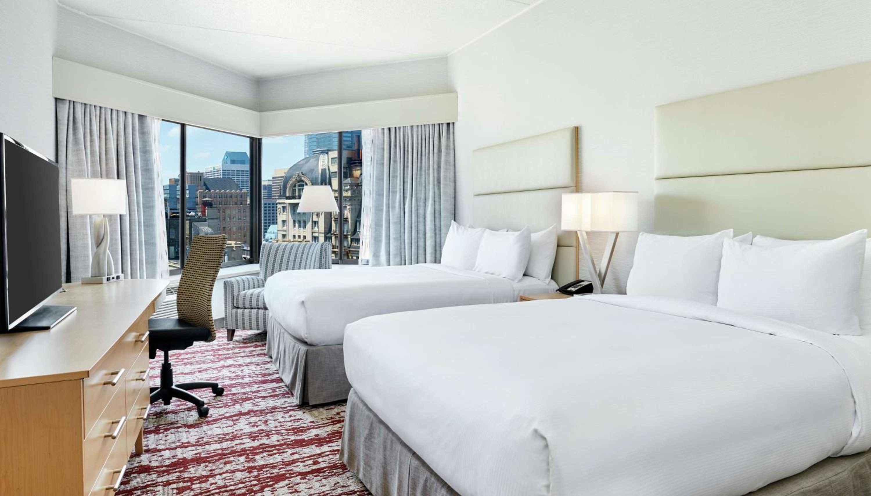 Queen Room with Two Queen Beds and City View - High Floor - Photo 3