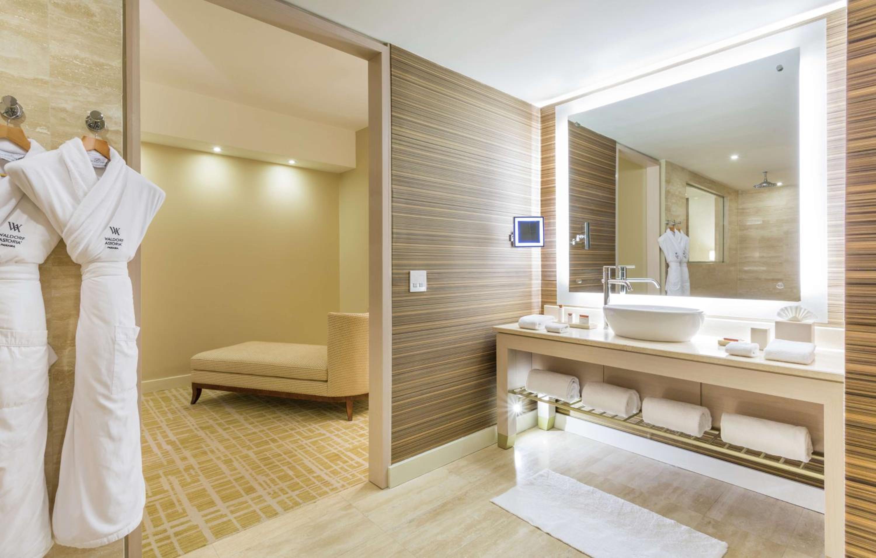 One-Bedroom King Condo Suite With City View - Photo 1